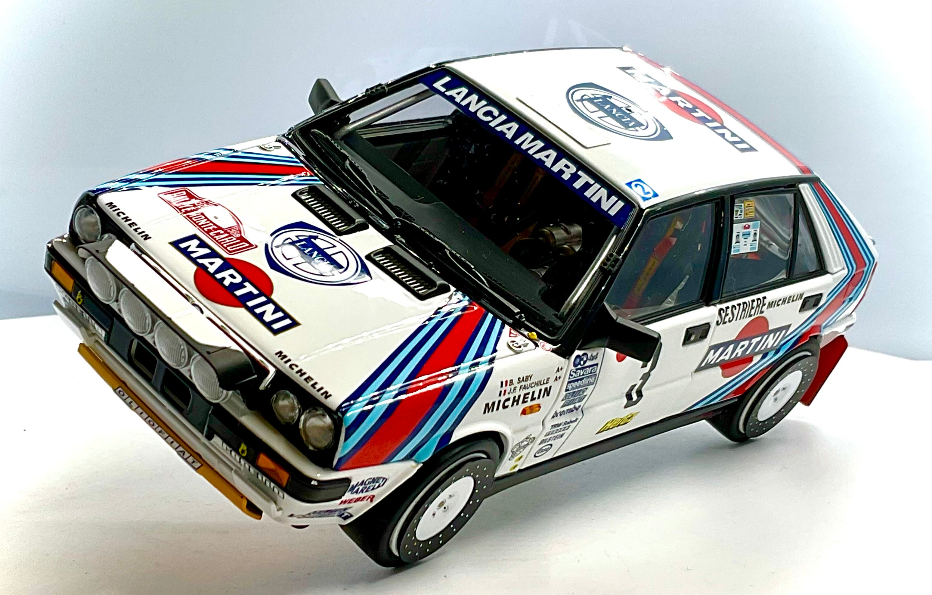 LANCIA DELTA HF 4WD del 1988 , KYOSHO scala 1/18