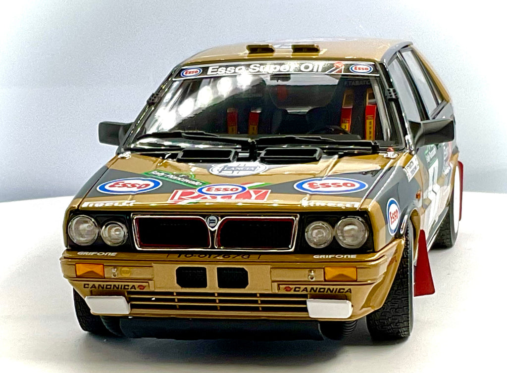 LANCIA DELTA HF4WD del 1987 , KYOSHO scala 1/18