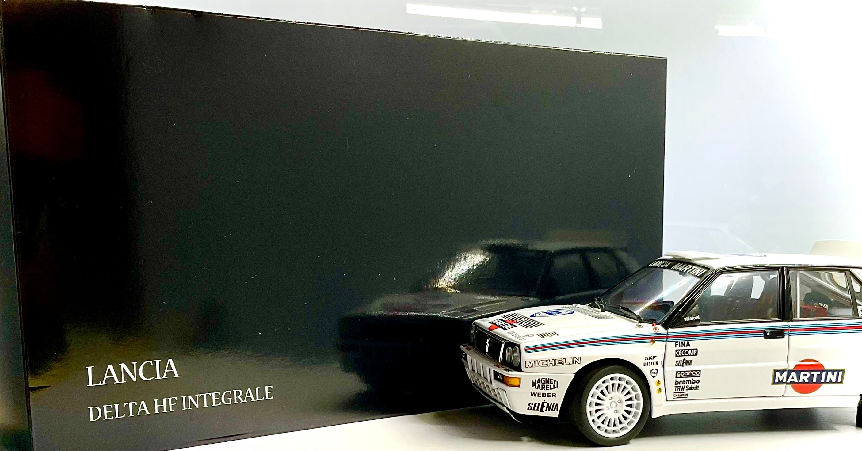 LANCIA DELTA HF INTEGRALE EVOLUZIONE , KYOSHO scala 1/18