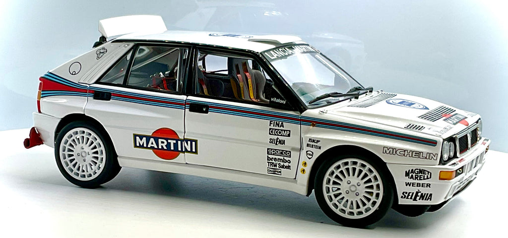 LANCIA DELTA HF INTEGRALE EVOLUZIONE , KYOSHO scala 1/18