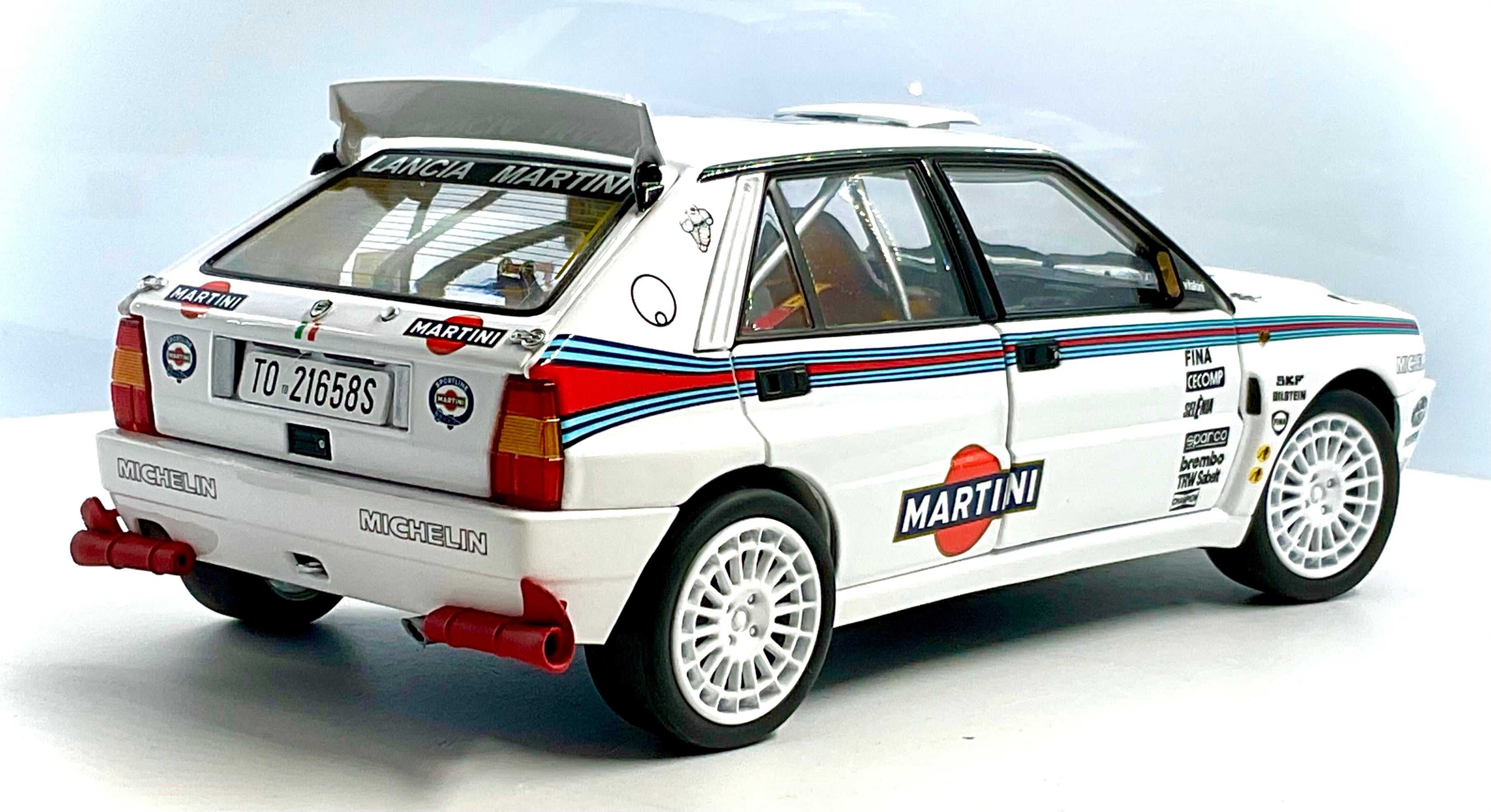LANCIA DELTA HF INTEGRALE EVOLUZIONE , KYOSHO scala 1/18