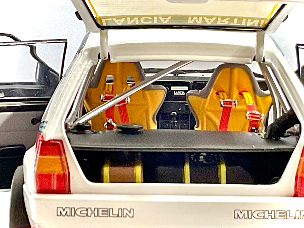 LANCIA DELTA HF INTEGRALE EVOLUZIONE , KYOSHO scala 1/18