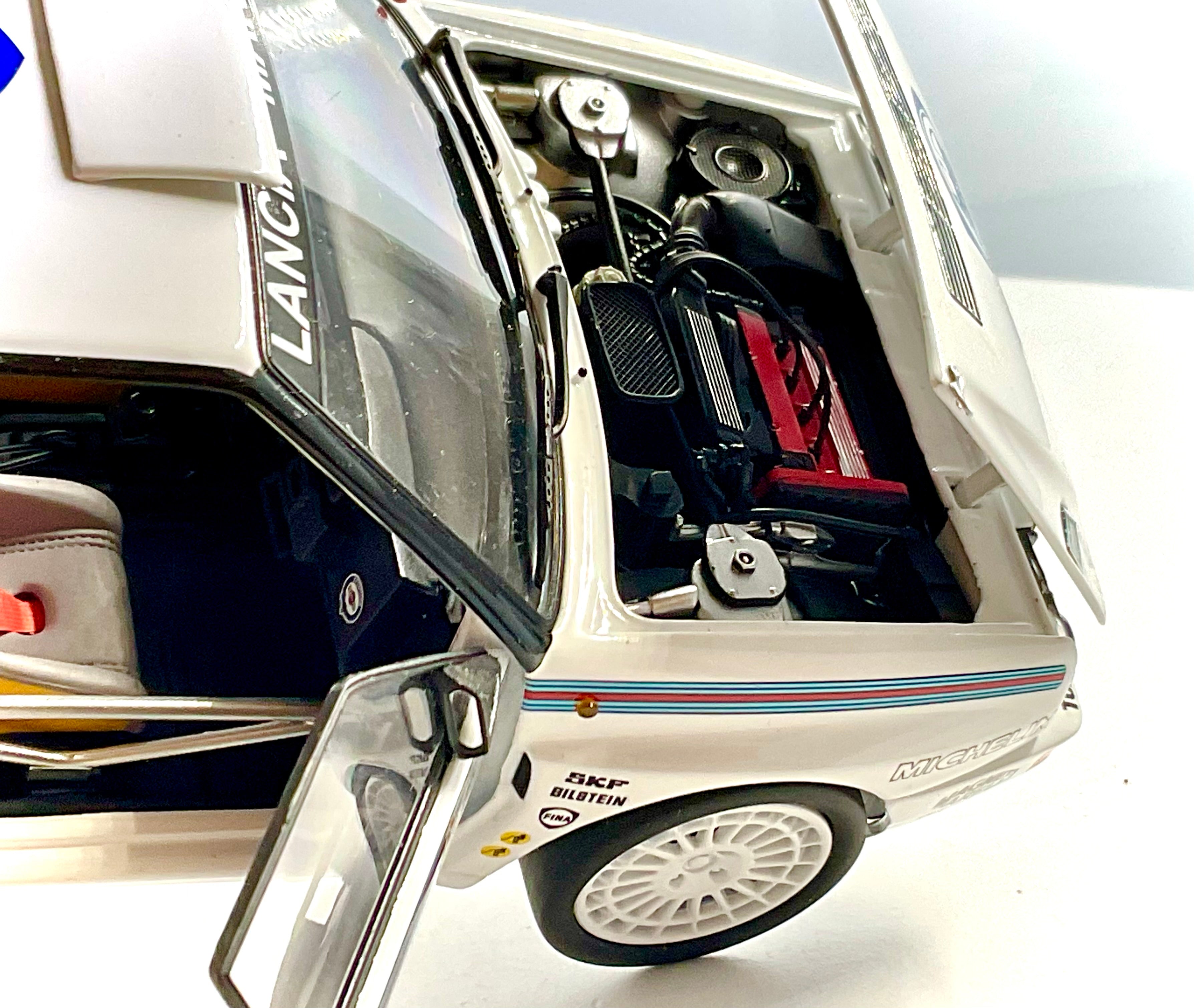 LANCIA DELTA HF INTEGRALE EVOLUZIONE , KYOSHO scala 1/18