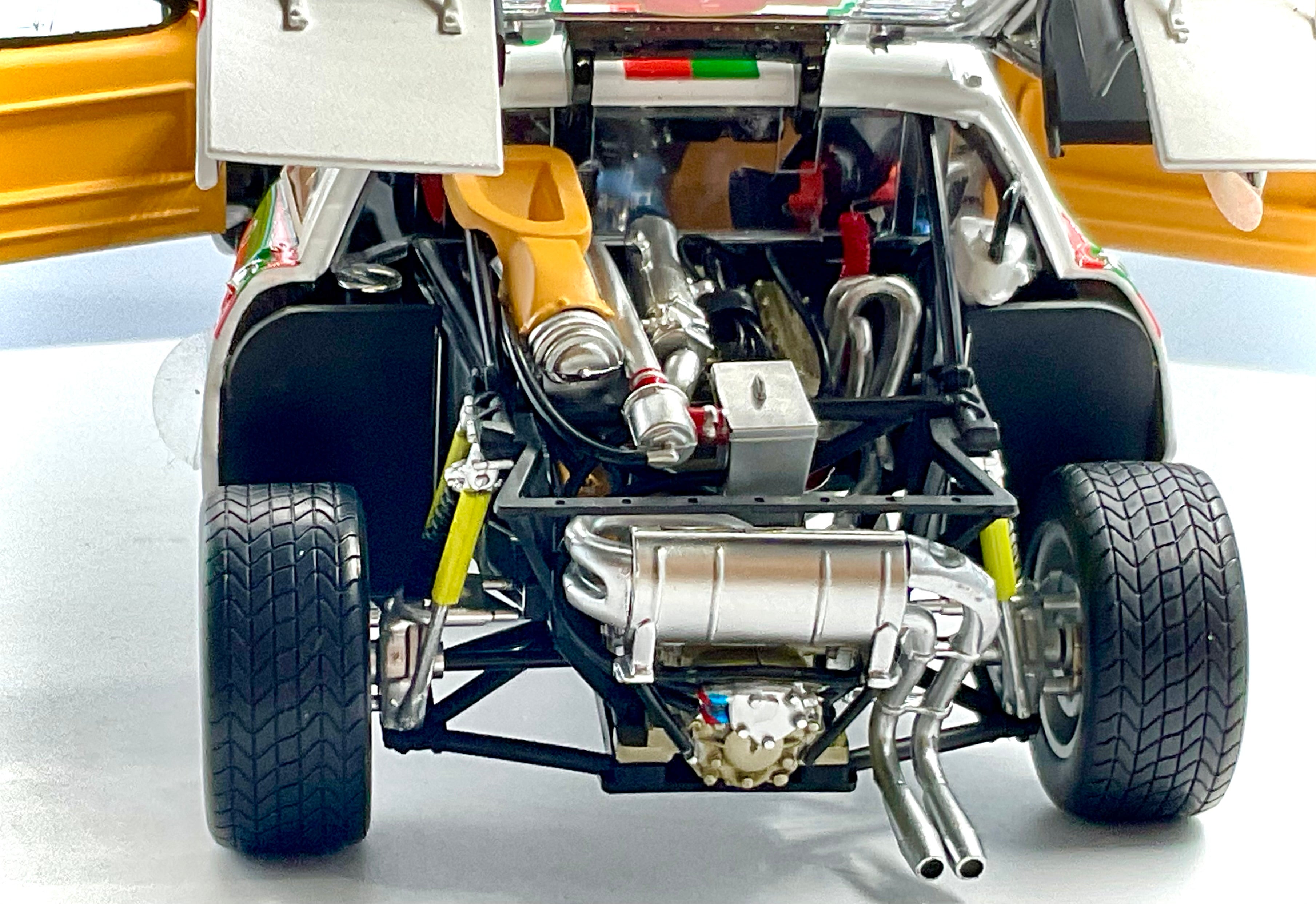 LANCIA RALLY 037  del 1985 , KYOSHO scala 1/18