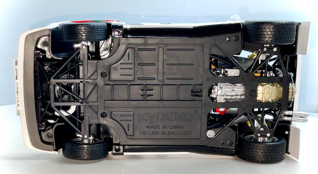 LANCIA RALLY 037  del 1985 , KYOSHO scala 1/18