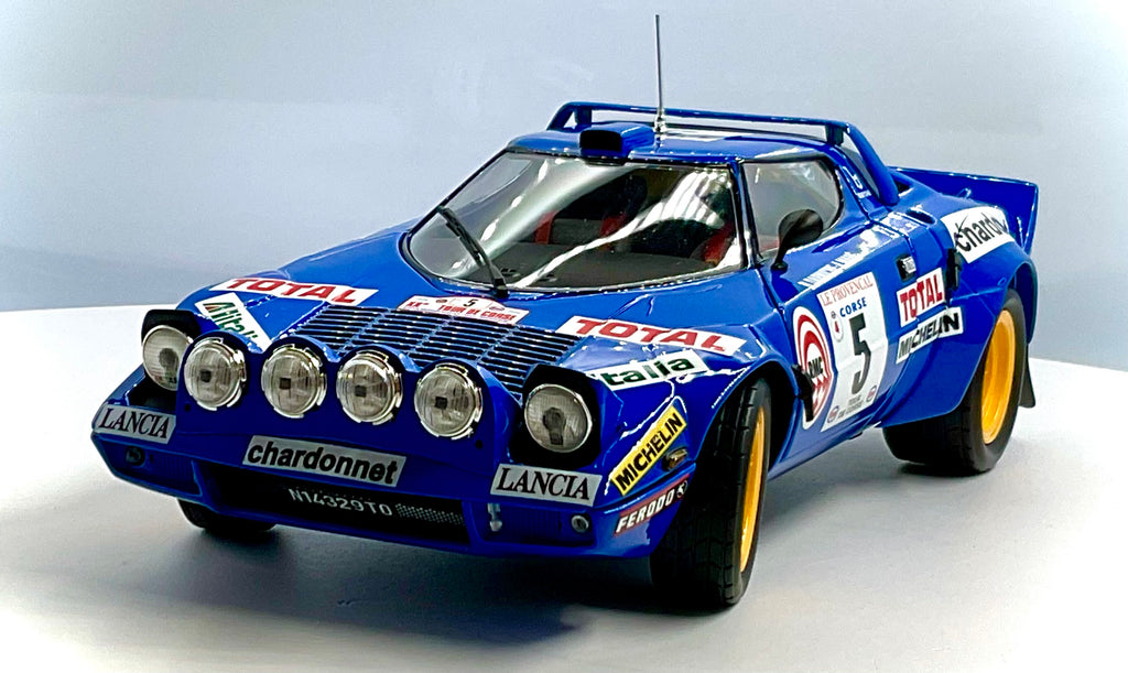 LANCIA STRATOS HF del 1976 , KYOSHO scala 1/18