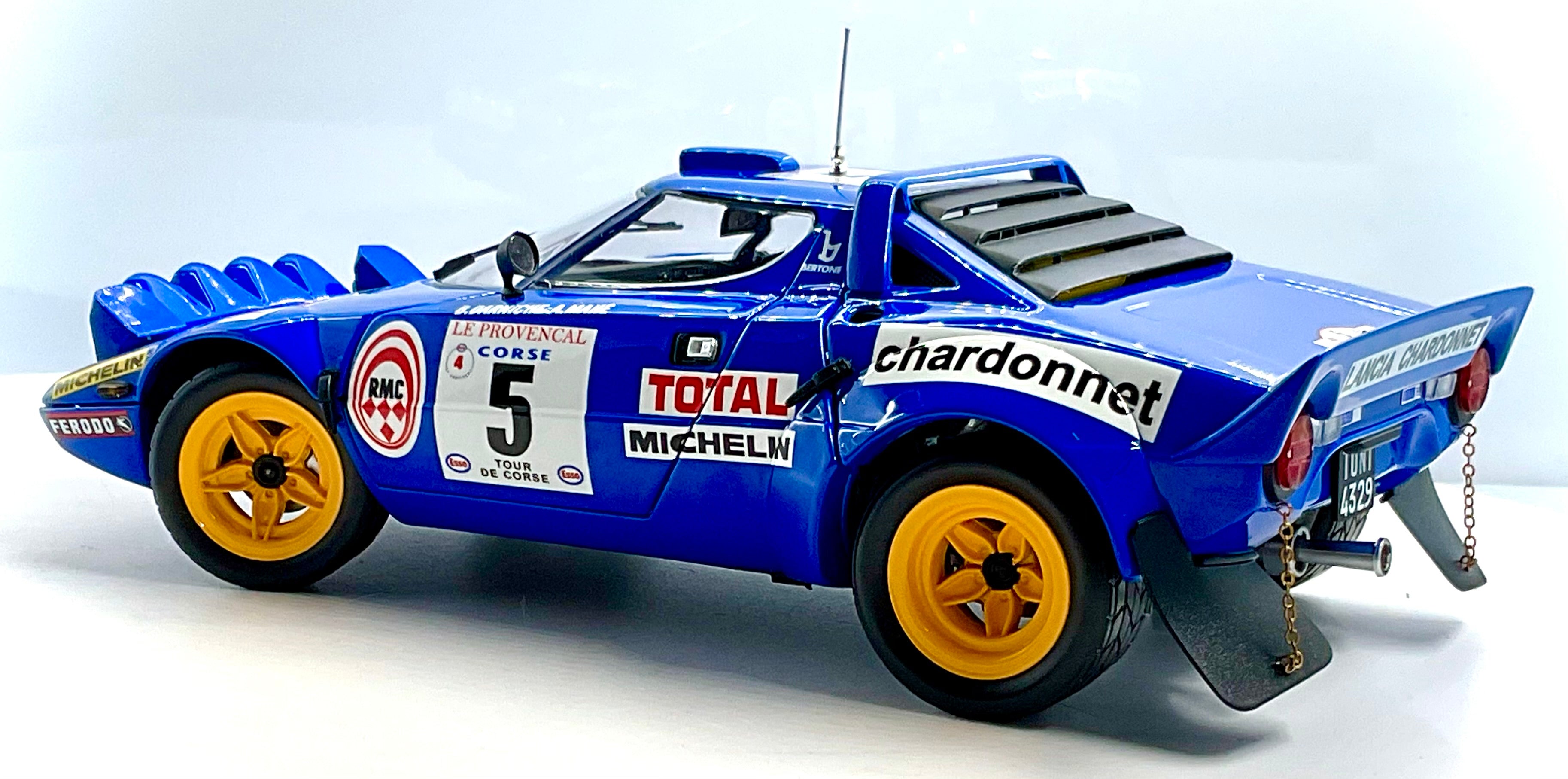 LANCIA STRATOS HF del 1976 , KYOSHO scala 1/18