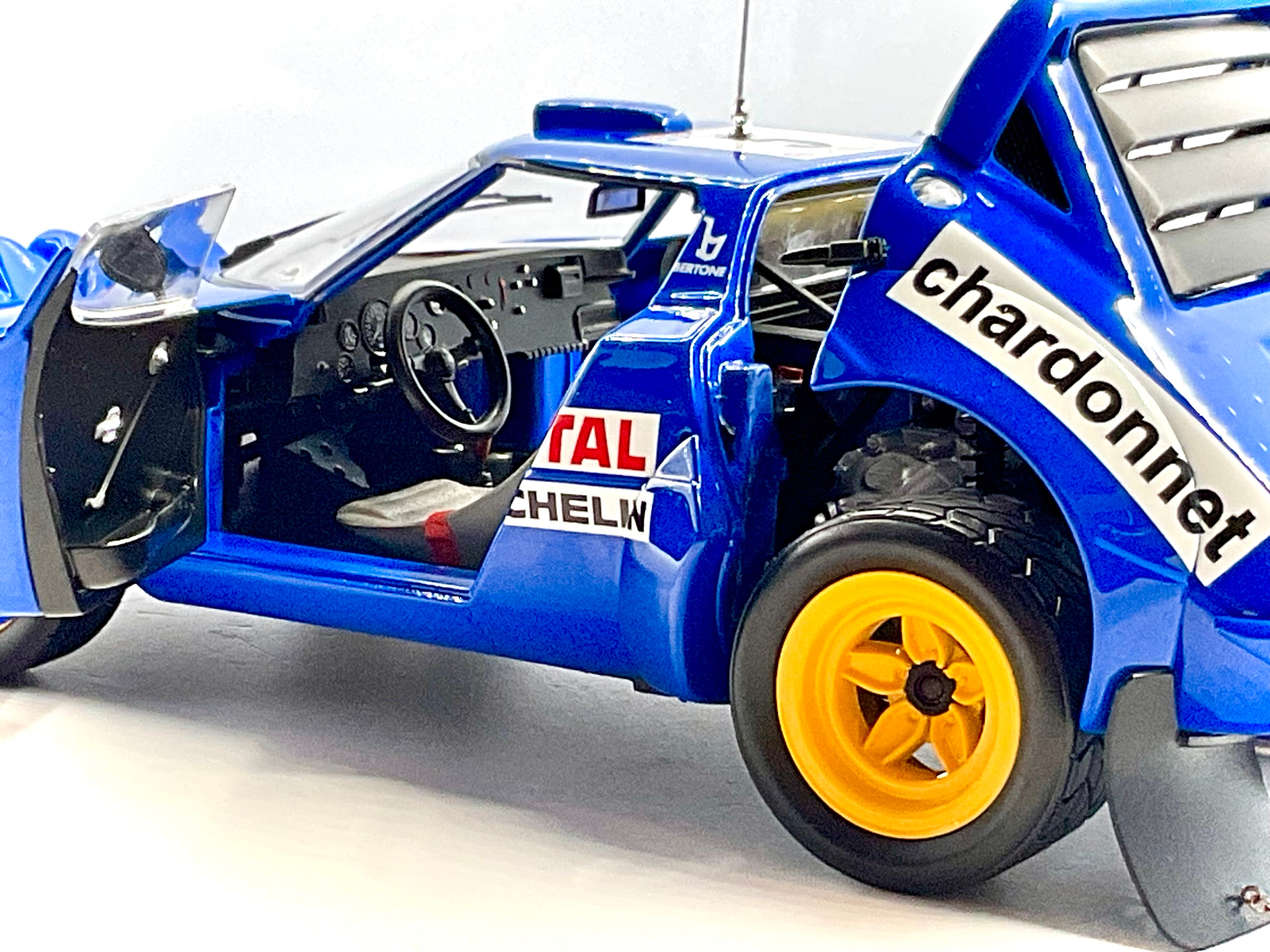 LANCIA STRATOS HF del 1976 , KYOSHO scala 1/18