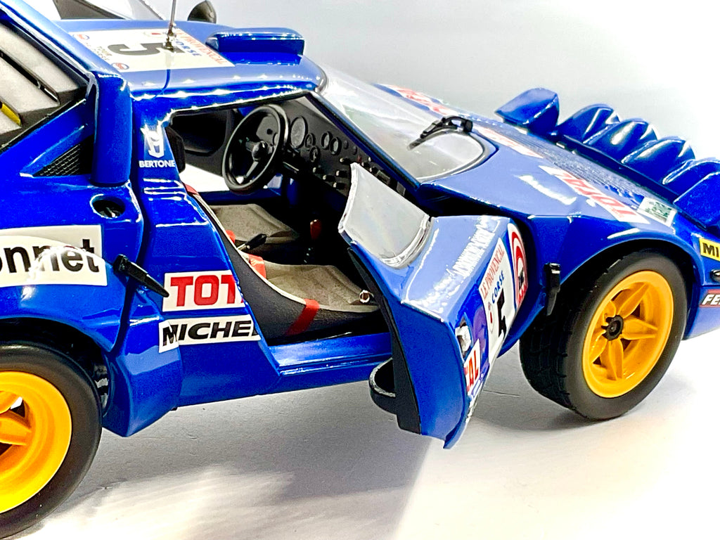 LANCIA STRATOS HF del 1976 , KYOSHO scala 1/18