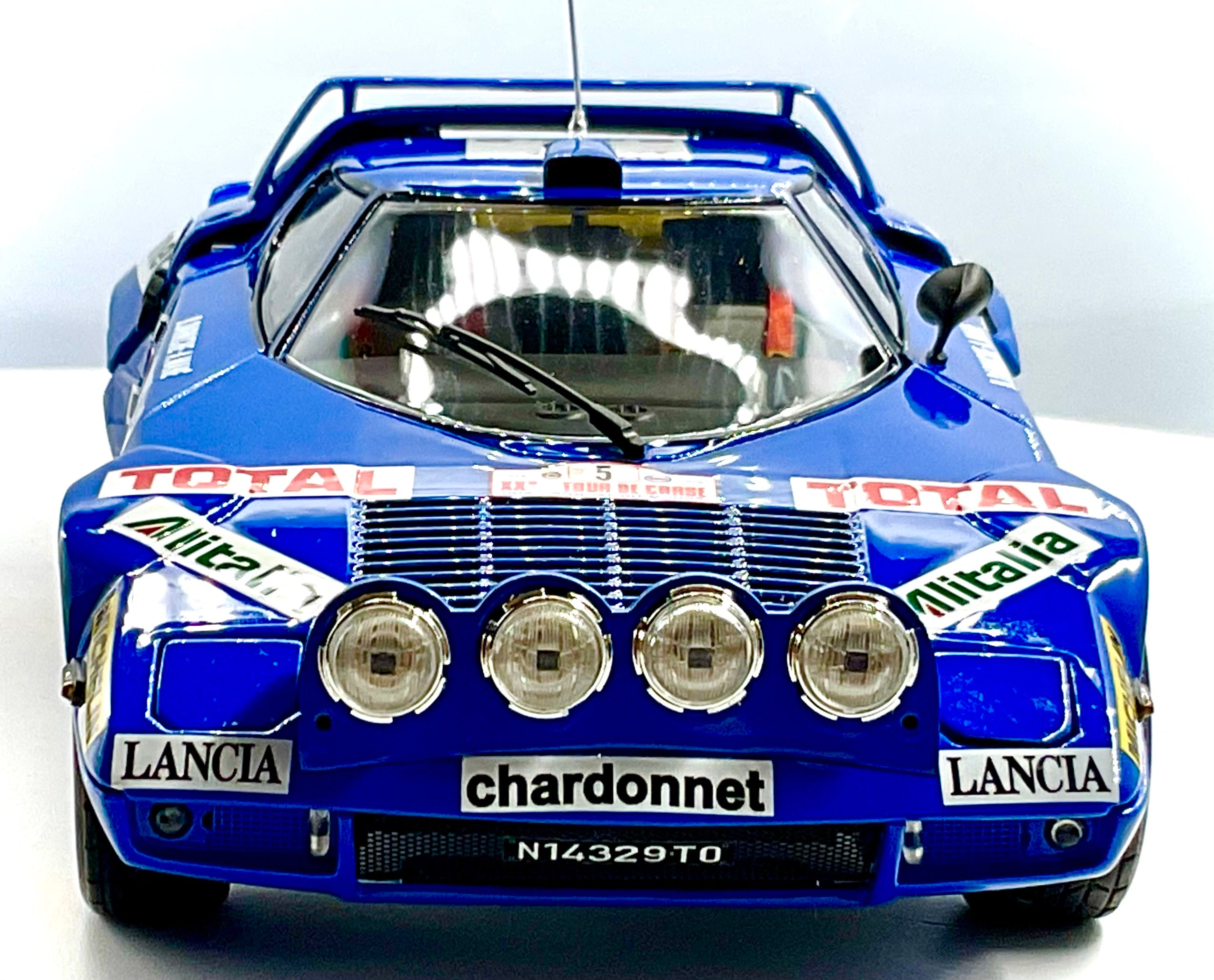 LANCIA STRATOS HF del 1976 , KYOSHO scala 1/18