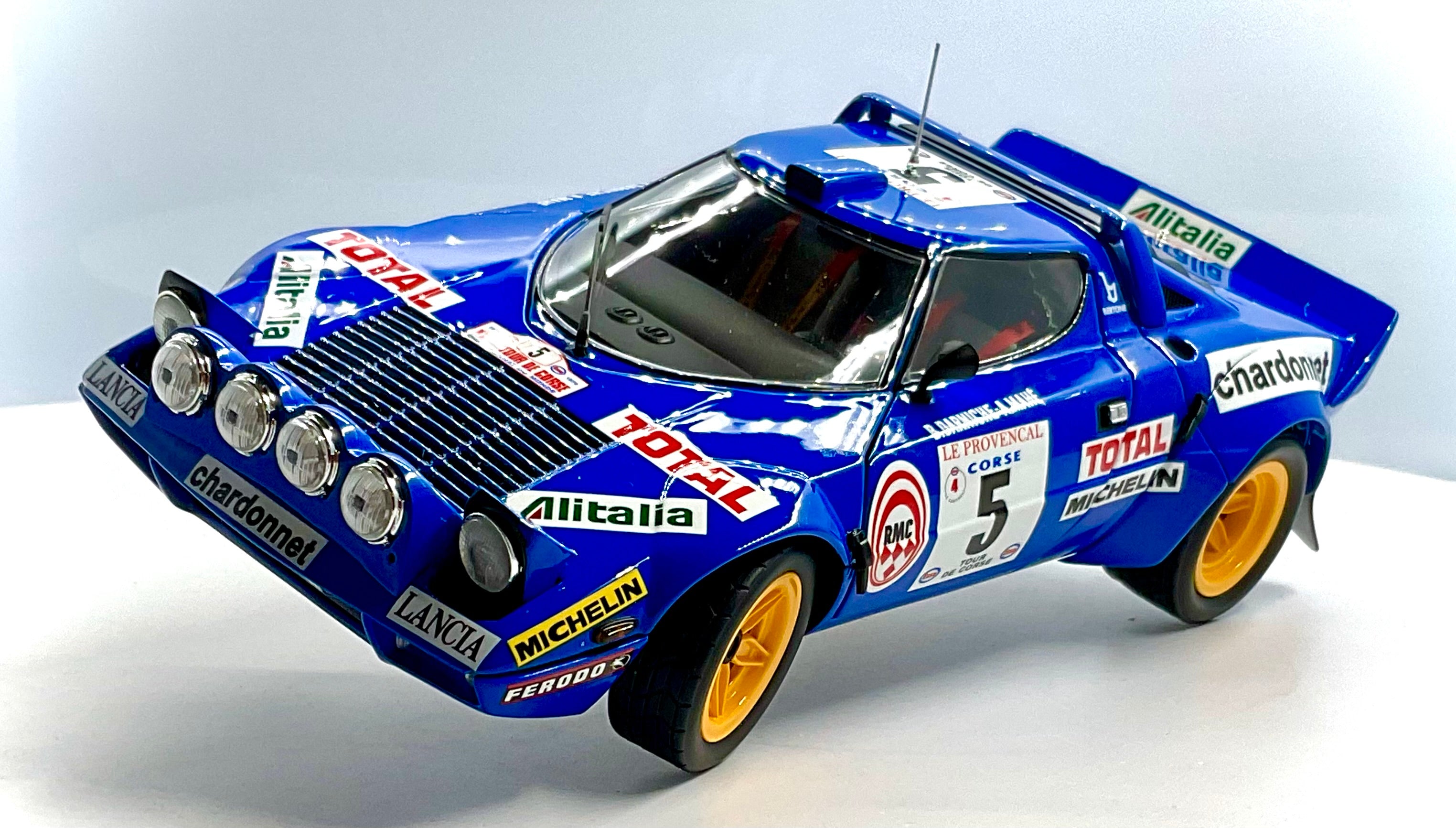 LANCIA STRATOS HF del 1976 , KYOSHO scala 1/18