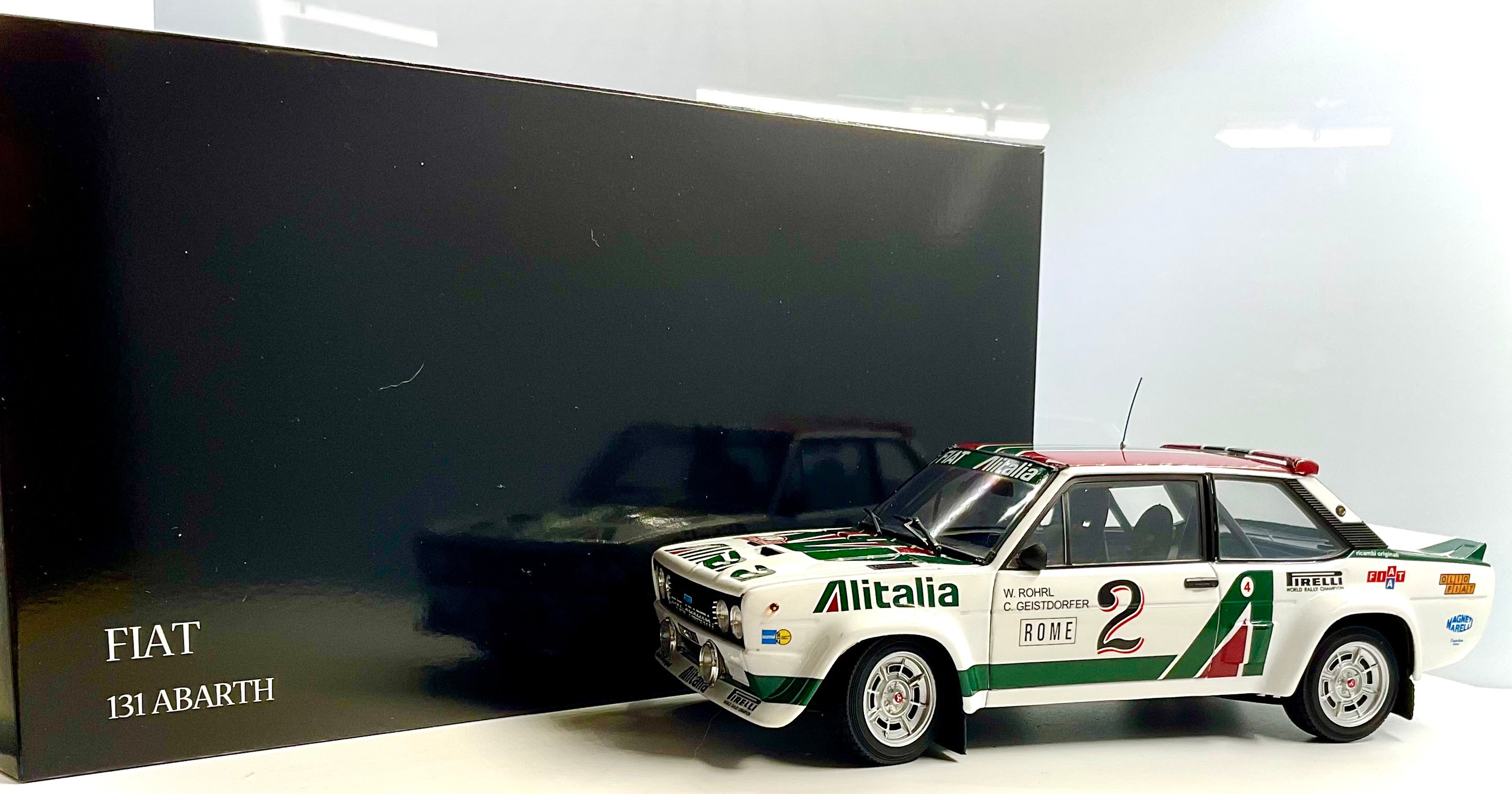FIAT 131 ABARTH del 1976 , KYOSHO scala 1/18