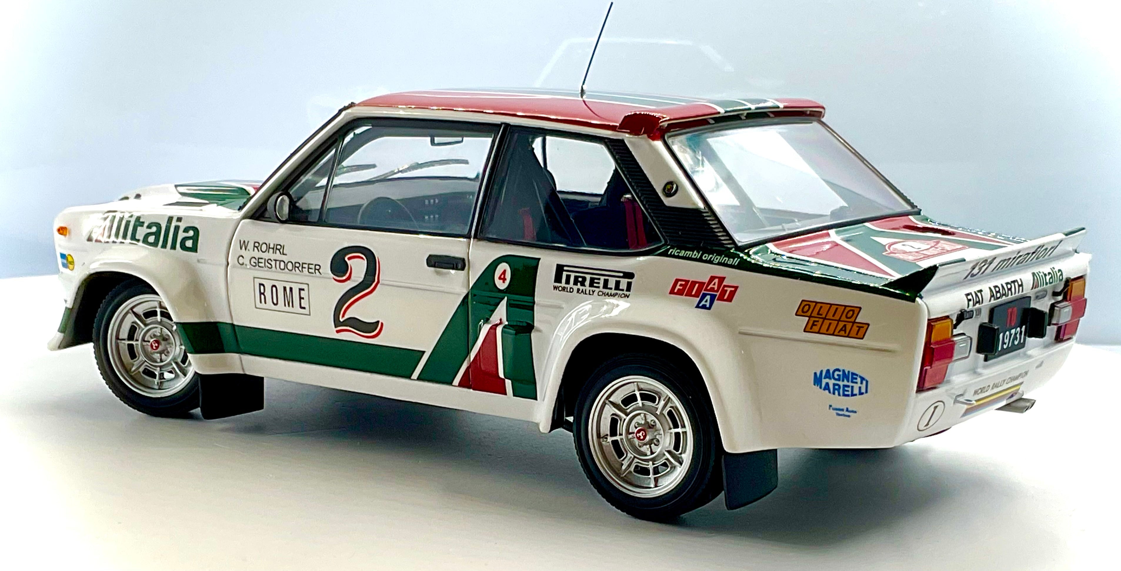 FIAT 131 ABARTH del 1976 , KYOSHO scala 1/18