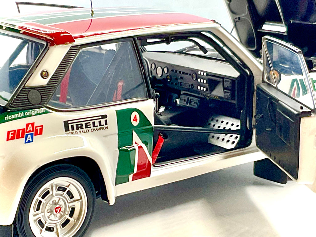 FIAT 131 ABARTH del 1976 , KYOSHO scala 1/18