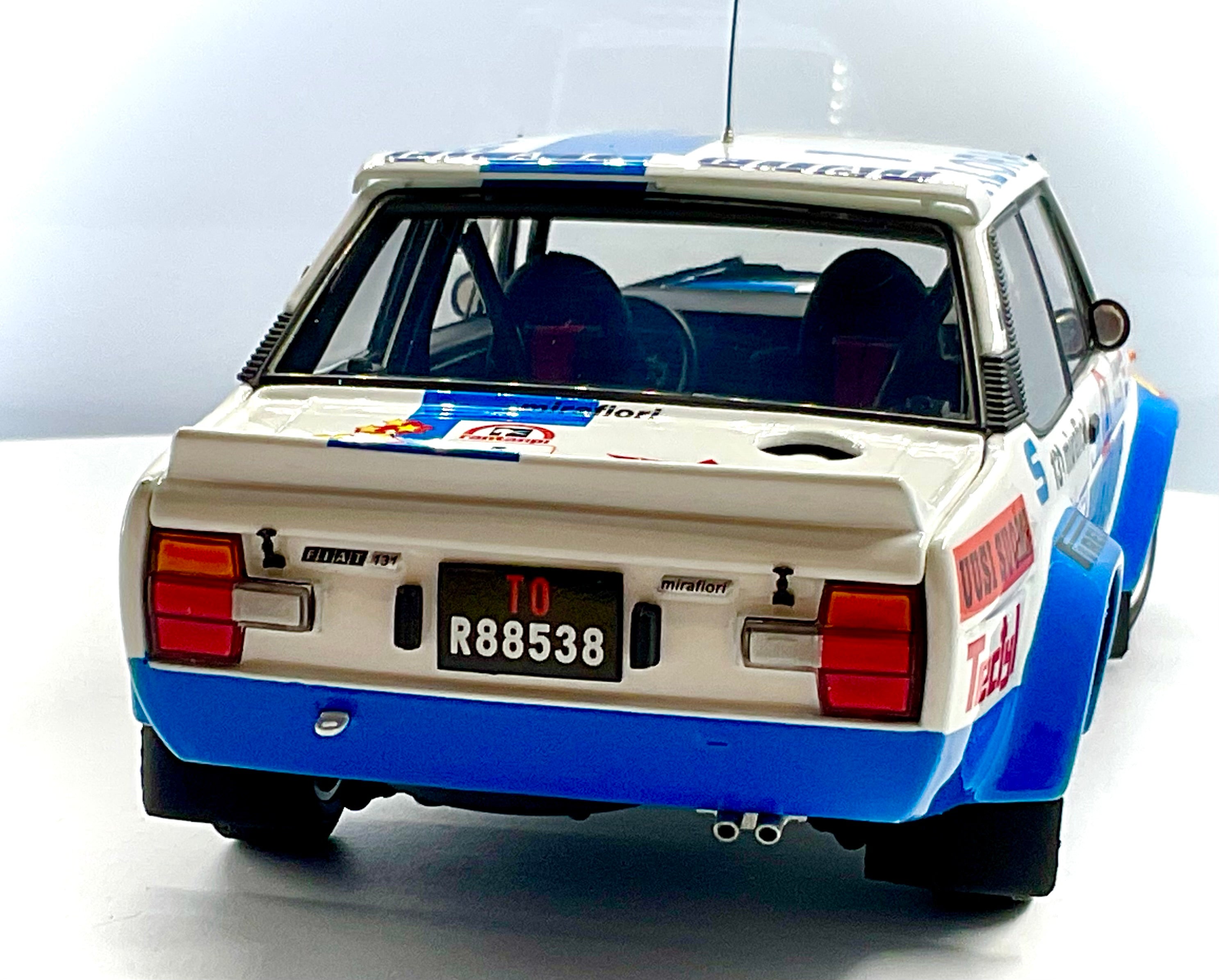 FIAT 131 ABART del 1980 , KYOSHO scala 1/18