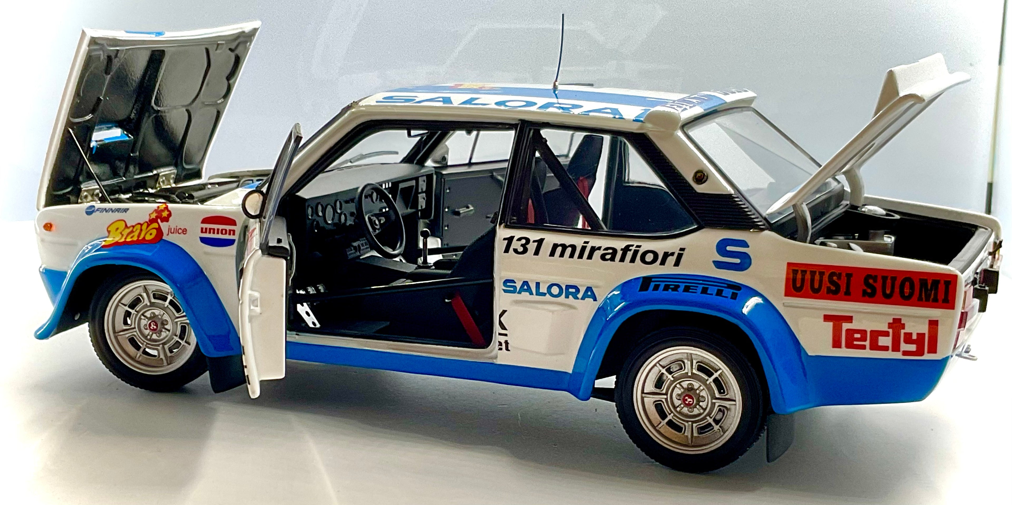 FIAT 131 ABART del 1980 , KYOSHO scala 1/18