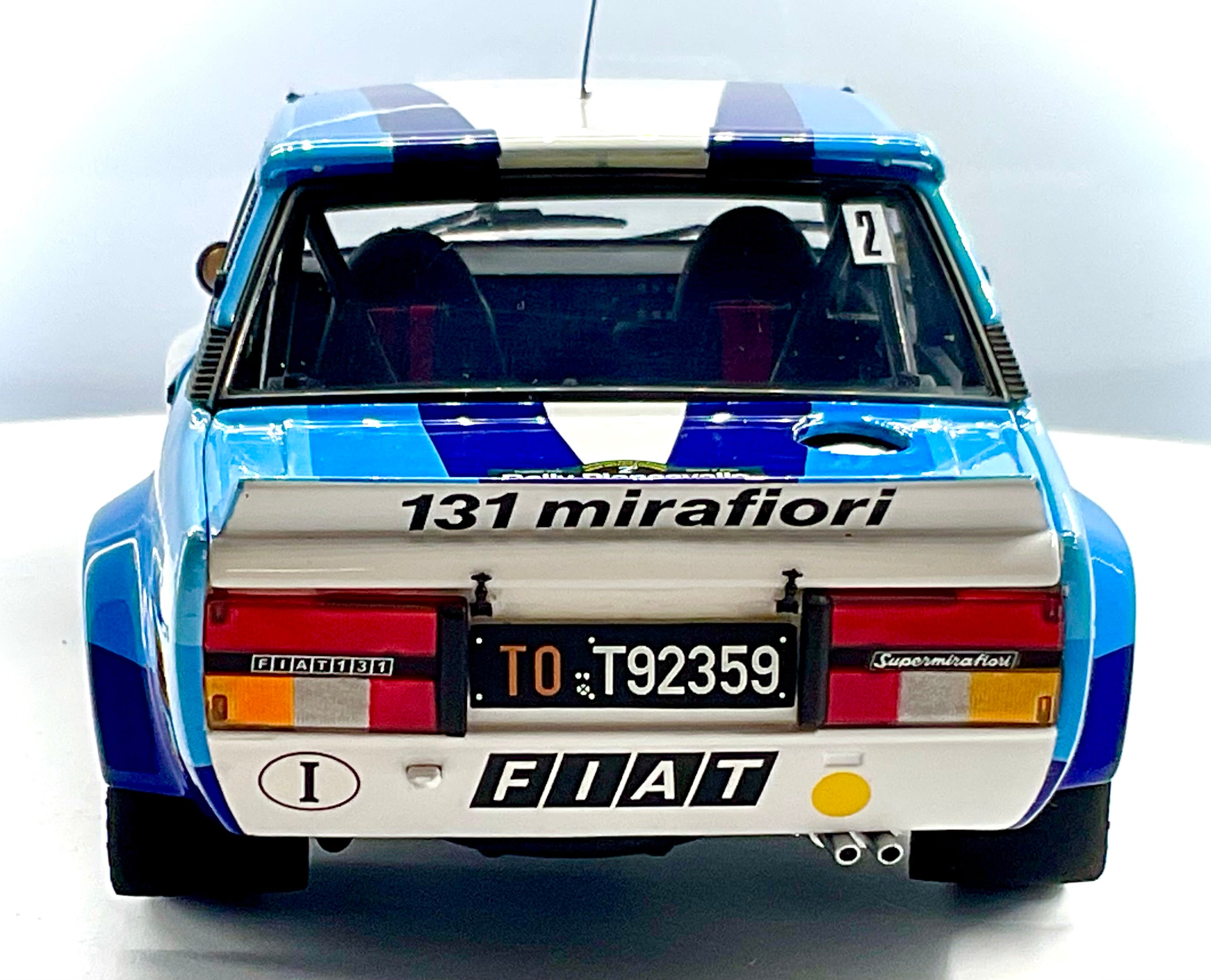 FIAT 131 ABARTH del 1981 , KYOSHO scala 1/18