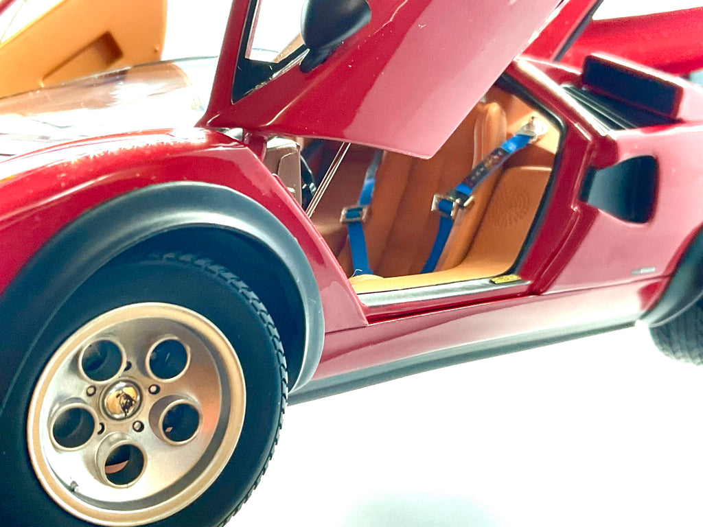 LAMBORGHINI COUNTACH WALTER WOLF , KYOSHO scala 1/18