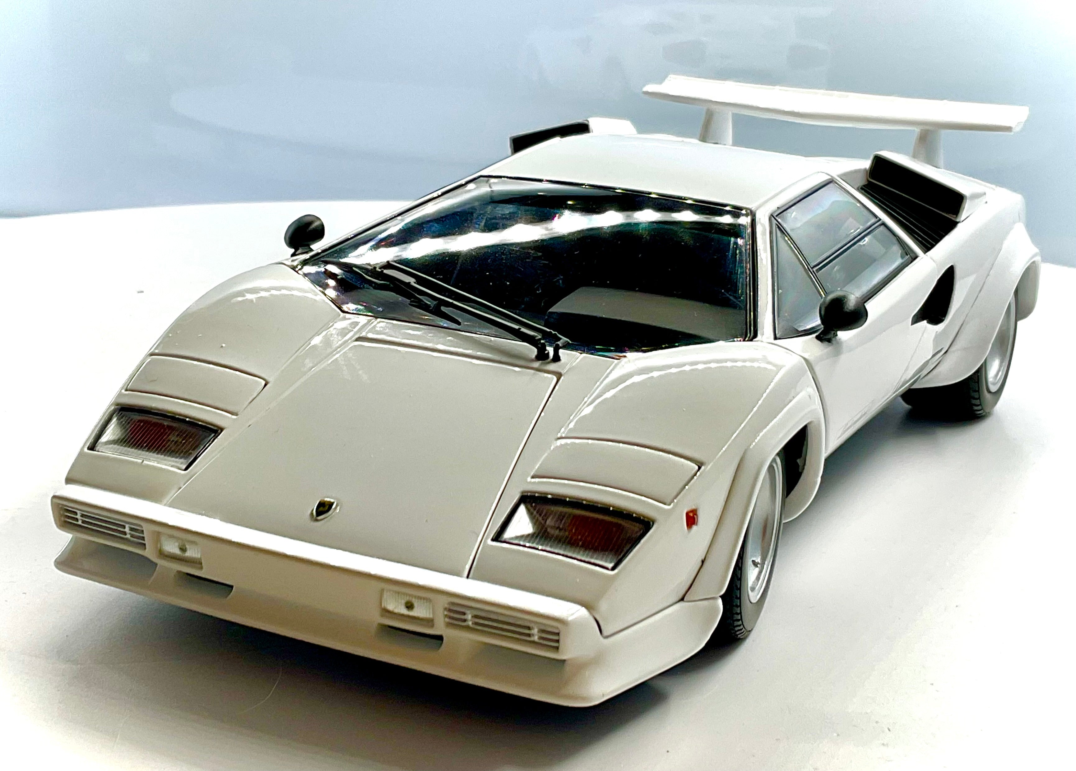 LAMBORGHINI COUNTACH LP400S , KYOSHO scala 1/18