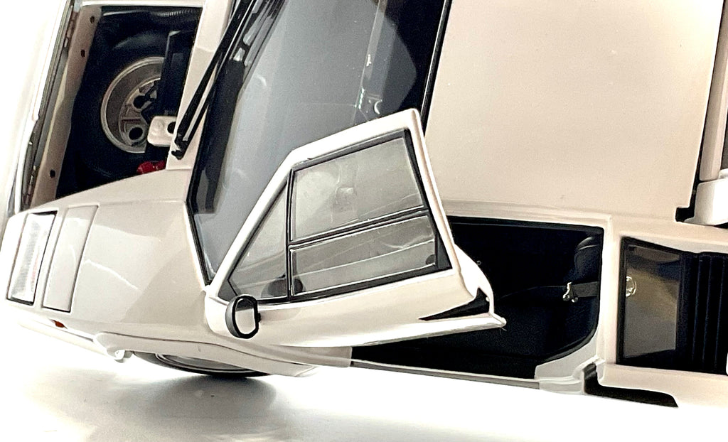 LAMBORGHINI COUNTACH LP400S , KYOSHO scala 1/18