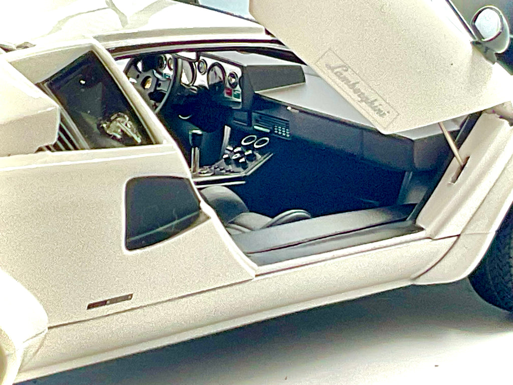 LAMBORGHINI COUNTACH LP400S , KYOSHO scala 1/18