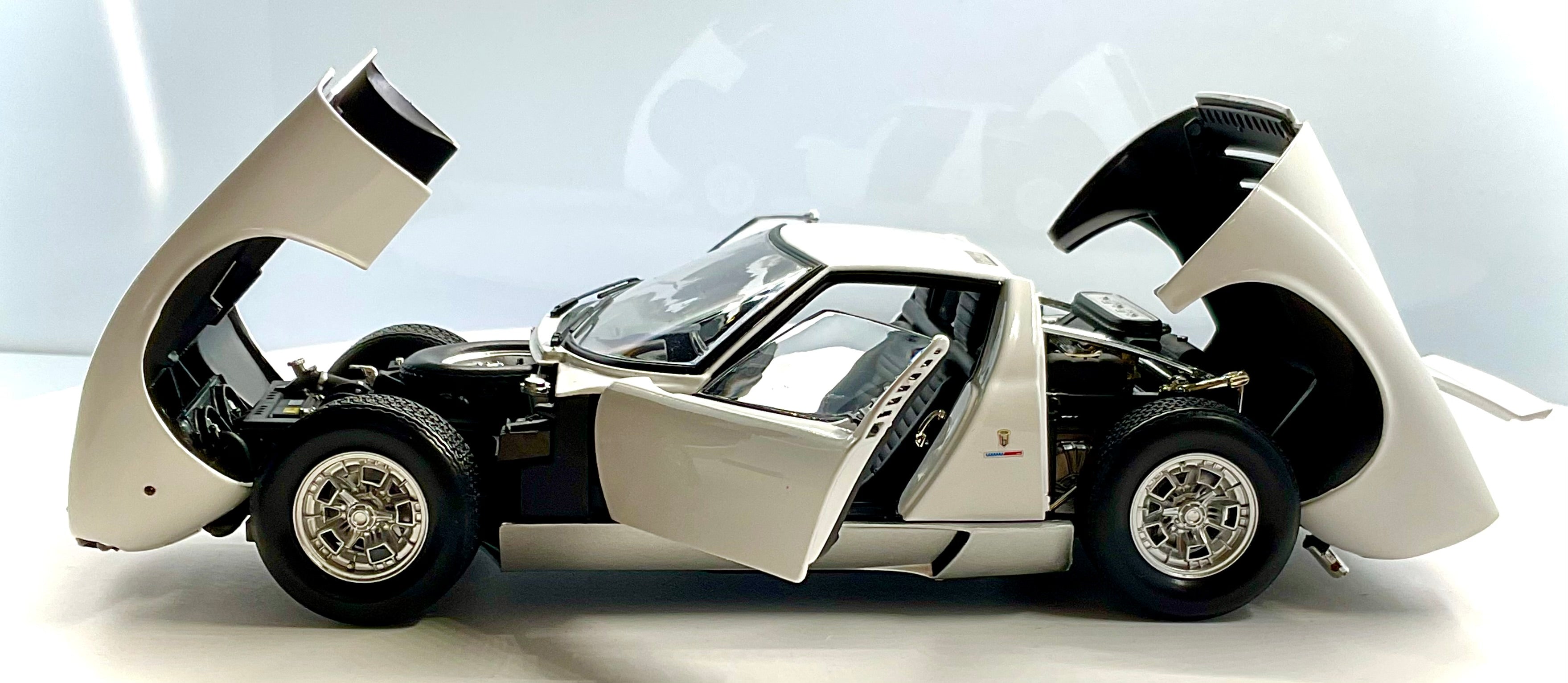 LAMBORGHINI MIURA P400 , KYOSHO scala 1/18