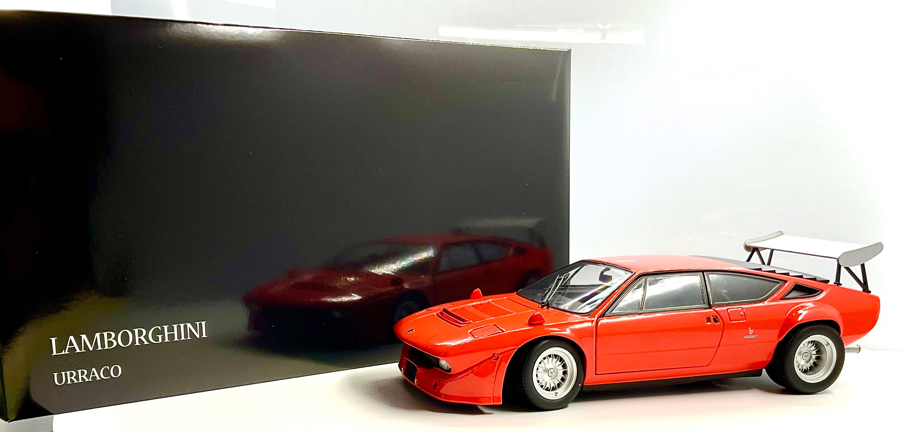 LAMBORGHINI URRACO RALLY , KYOSHO scala 1/18