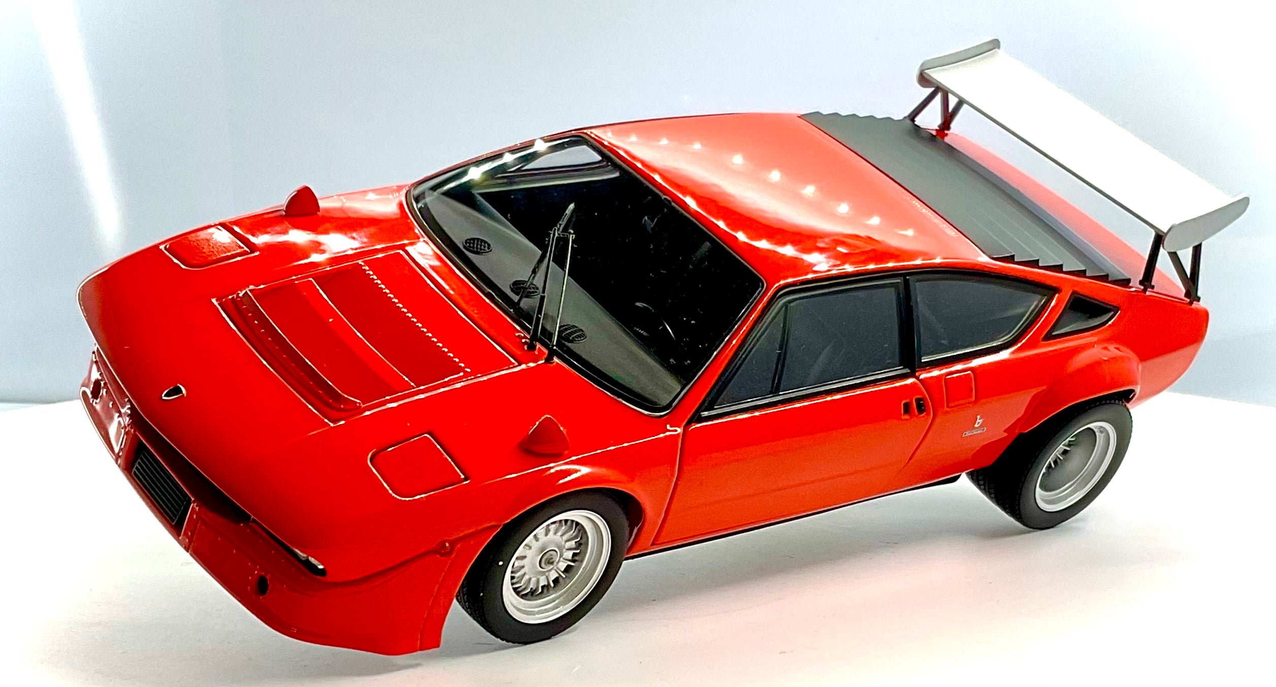 LAMBORGHINI URRACO RALLY , KYOSHO scala 1/18