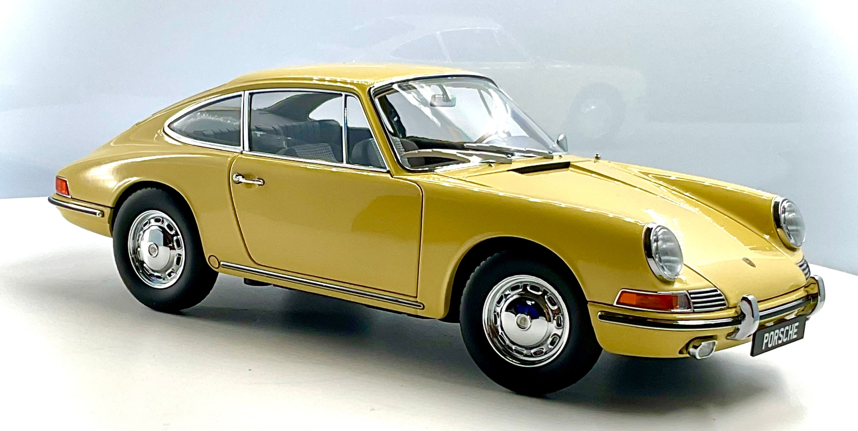 PORSCHE 911 , KYOSHO scala 1/18