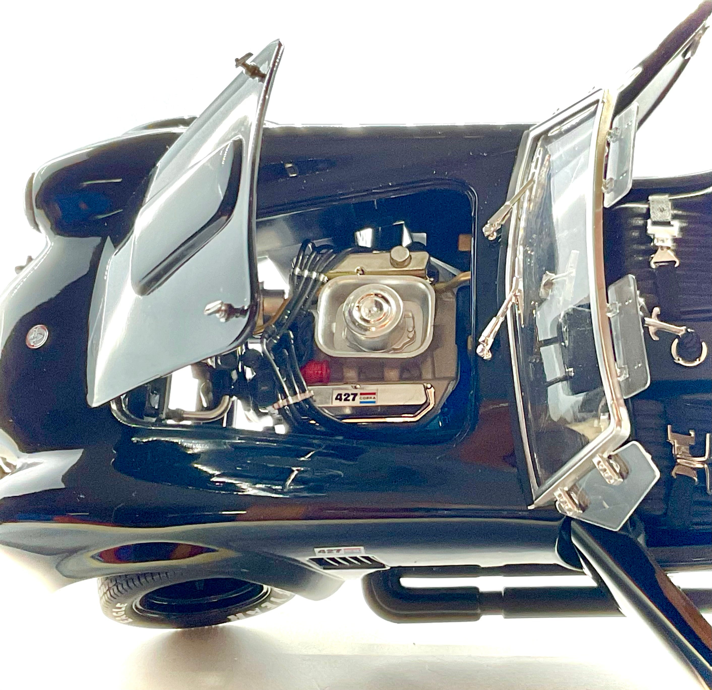 SHELBY COBRA 427S/C , KYOSHO scala 1/18