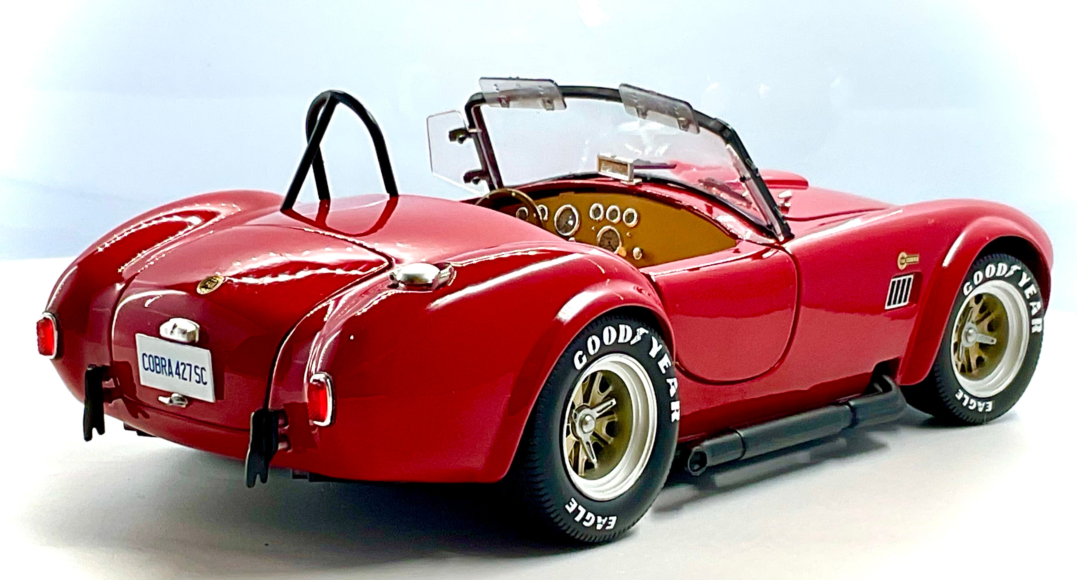 SHELBY COBRA 427S/C , KYOSHO scala 1/18