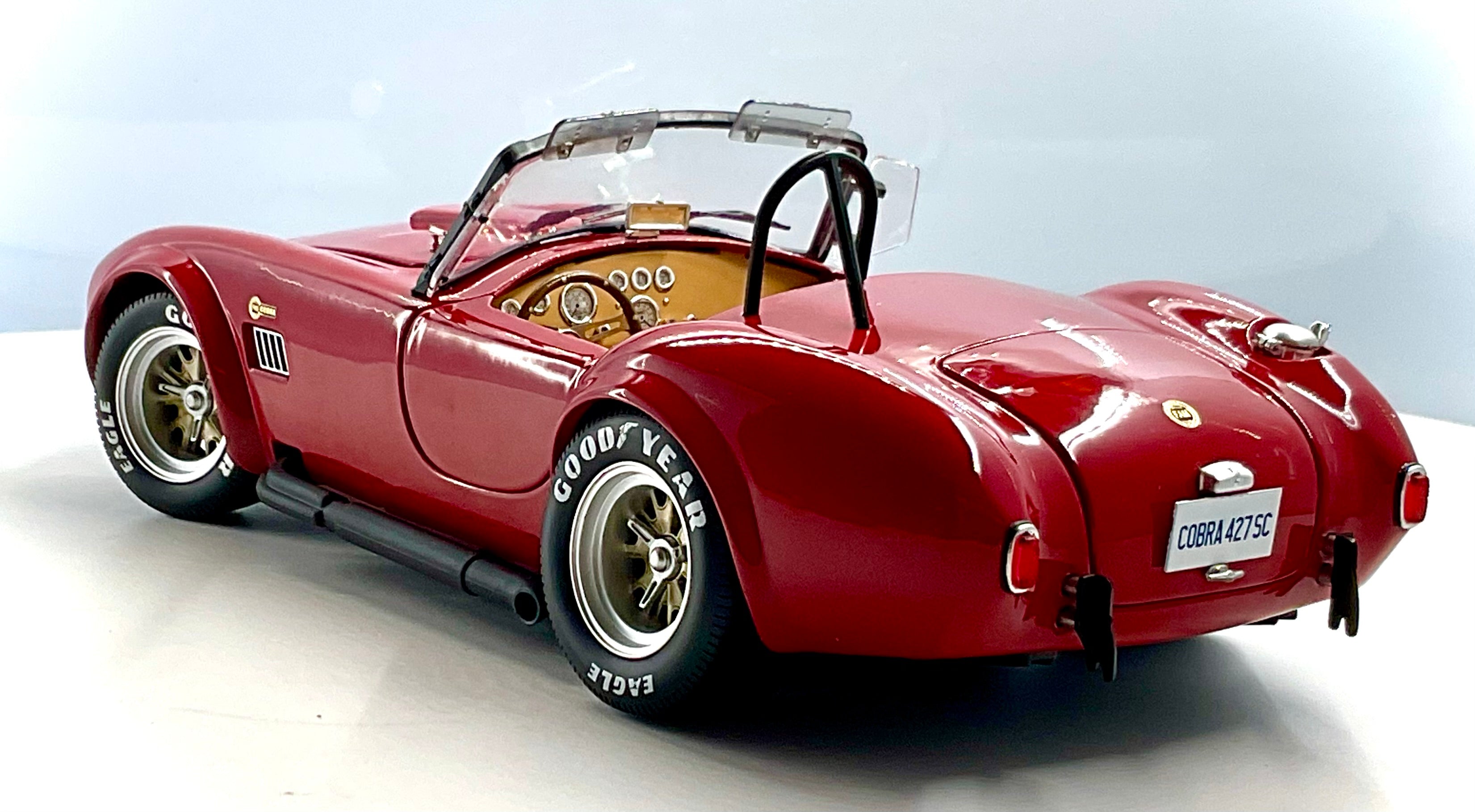 SHELBY COBRA 427S/C , KYOSHO scala 1/18