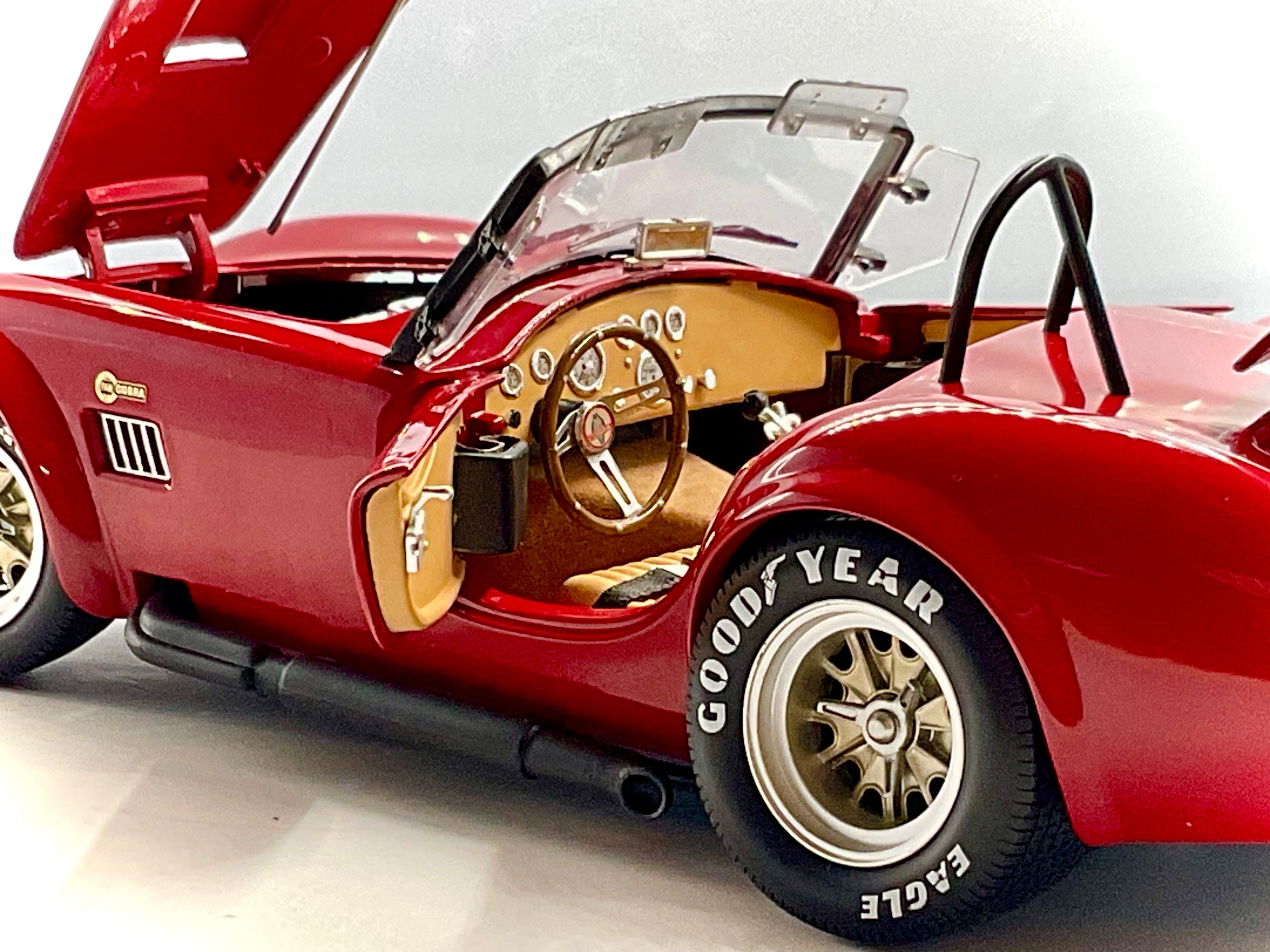 SHELBY COBRA 427S/C , KYOSHO scala 1/18