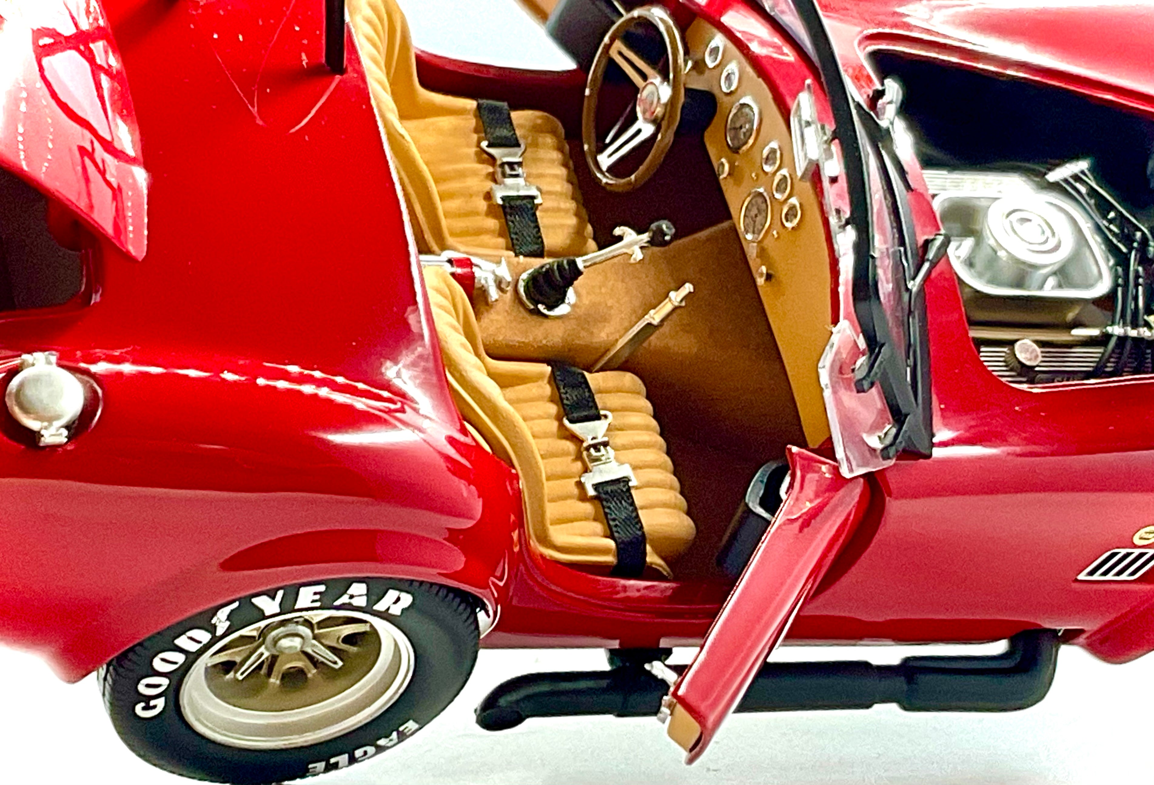 SHELBY COBRA 427S/C , KYOSHO scala 1/18