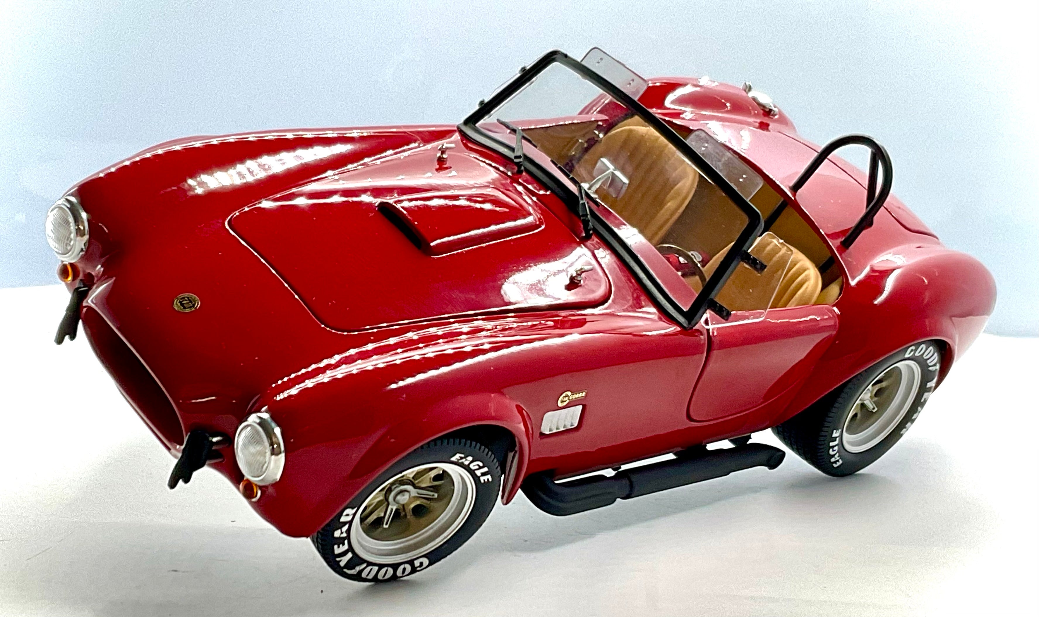 SHELBY COBRA 427S/C , KYOSHO scala 1/18