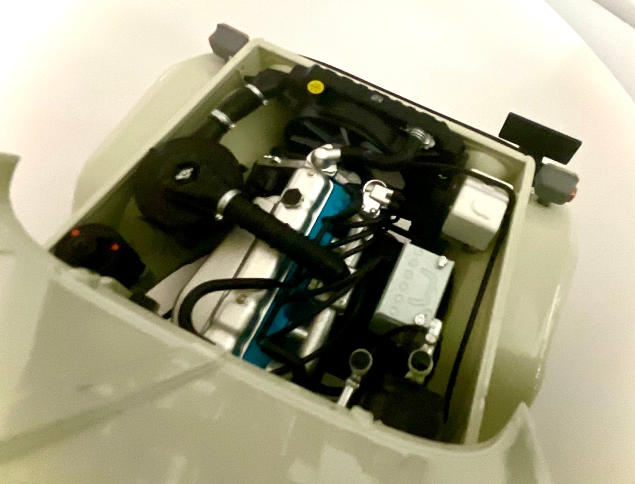 TOYOTA LAND CRUISER 40 PICK-UP , KYOSHO scala 1/18