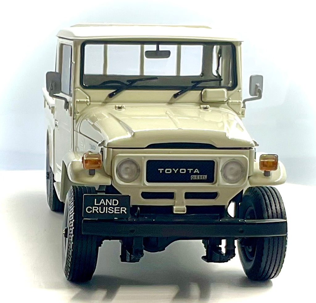 TOYOTA LAND CRUISER 40 PICK-UP , KYOSHO scala 1/18