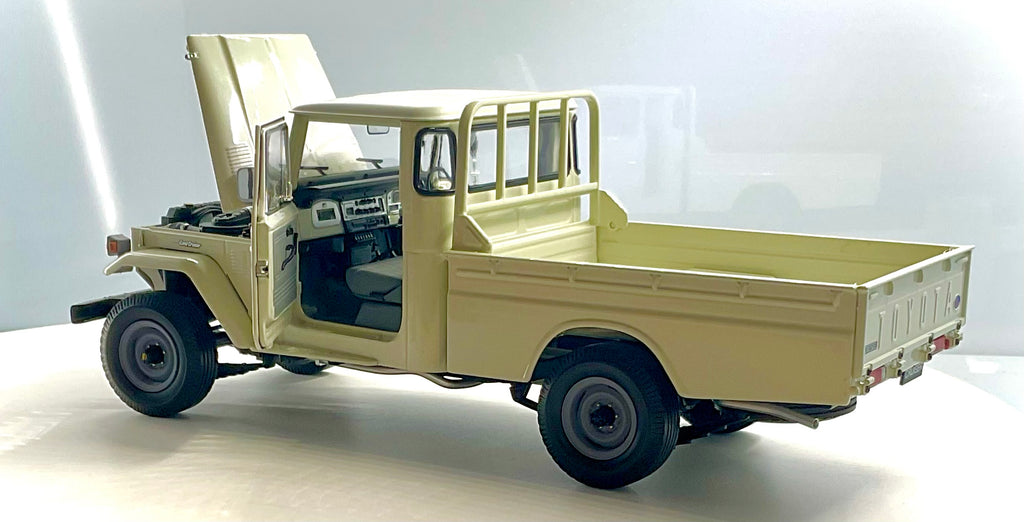 TOYOTA LAND CRUISER 40 PICK-UP , KYOSHO scala 1/18