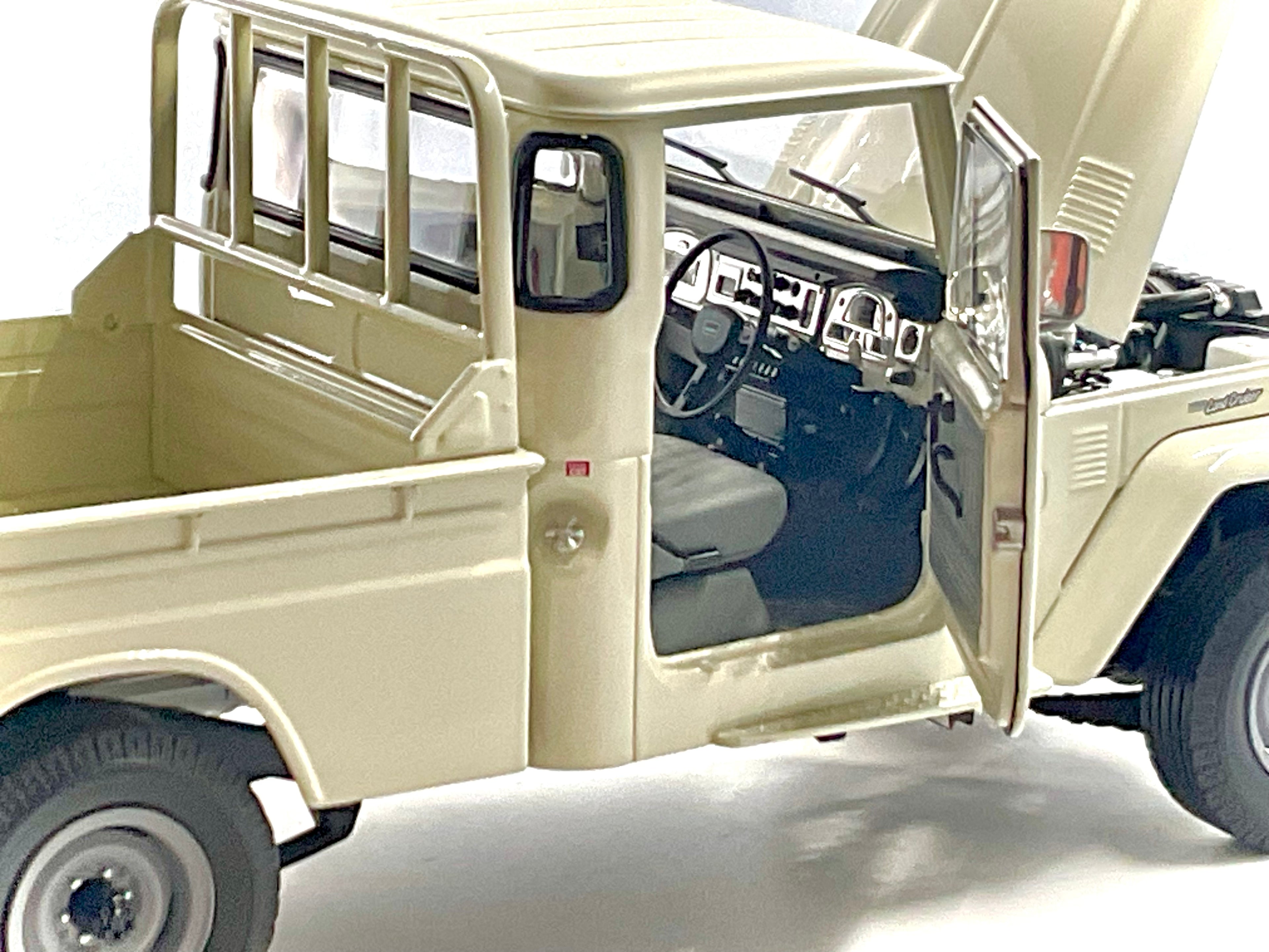 TOYOTA LAND CRUISER 40 PICK-UP , KYOSHO scala 1/18