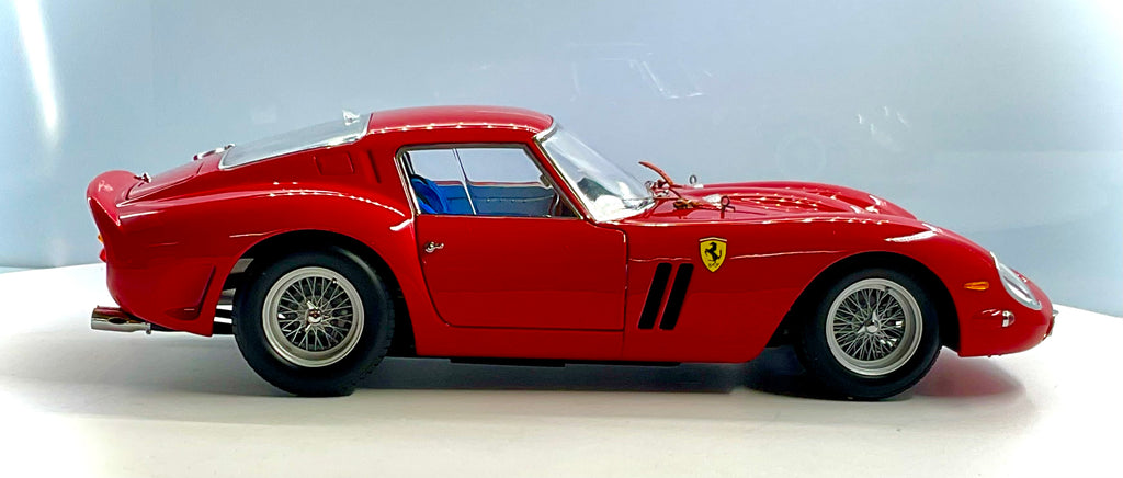 FERRARI 250 GTO , KYOSHO scala 1/18