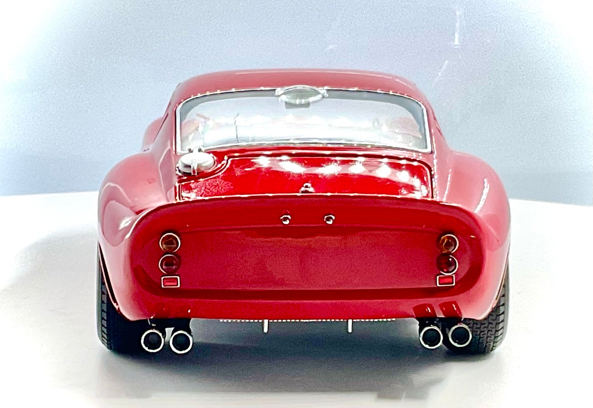 FERRARI 250 GTO , KYOSHO scala 1/18