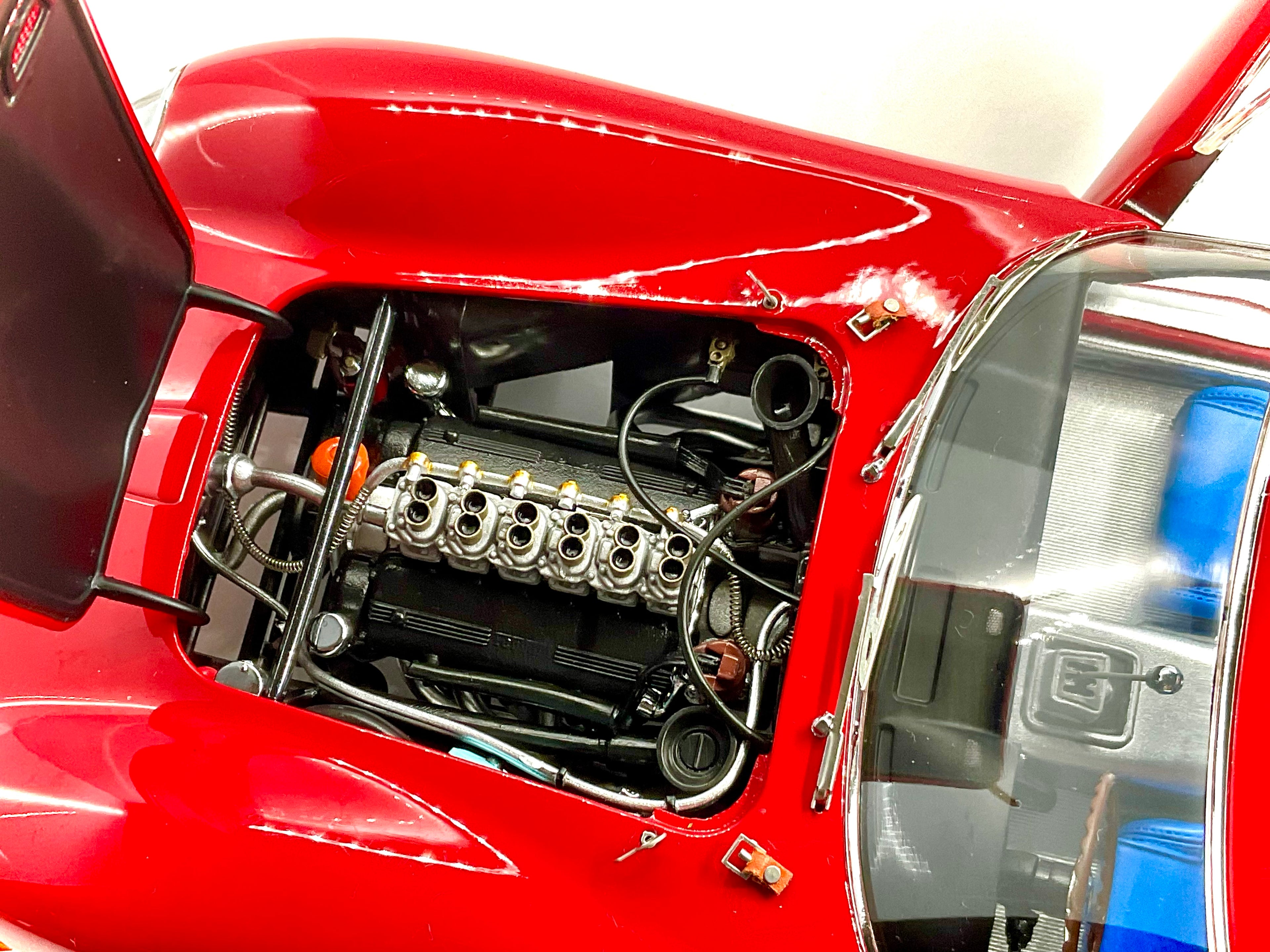 FERRARI 250 GTO , KYOSHO scala 1/18