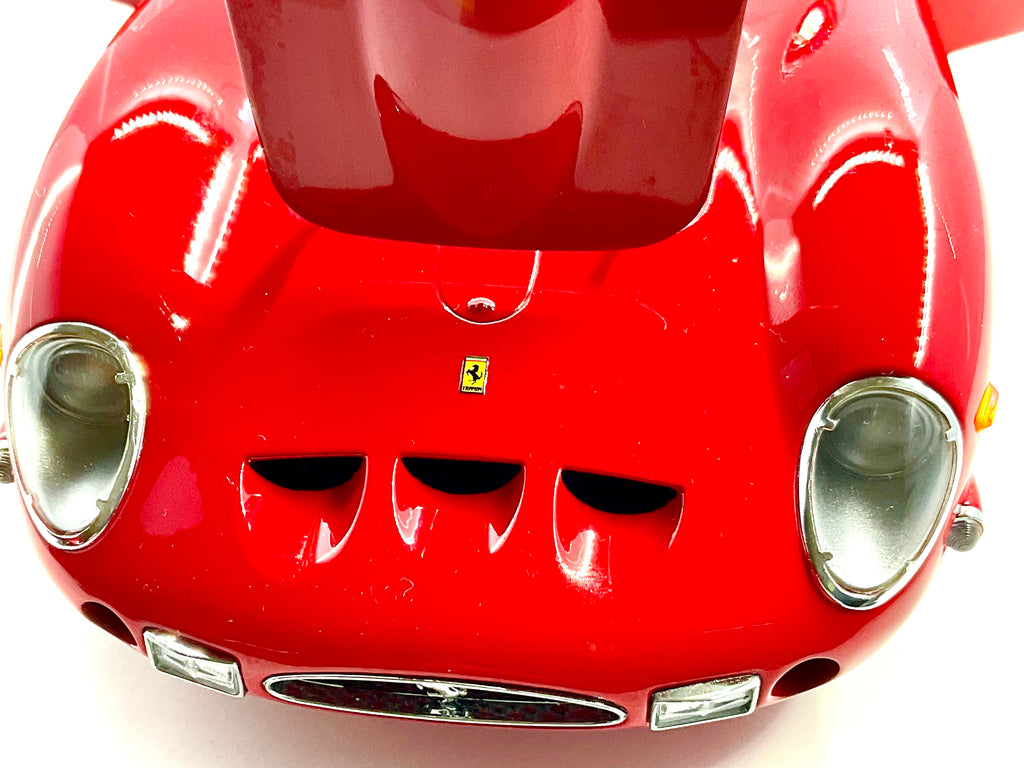 FERRARI 250 GTO , KYOSHO scala 1/18