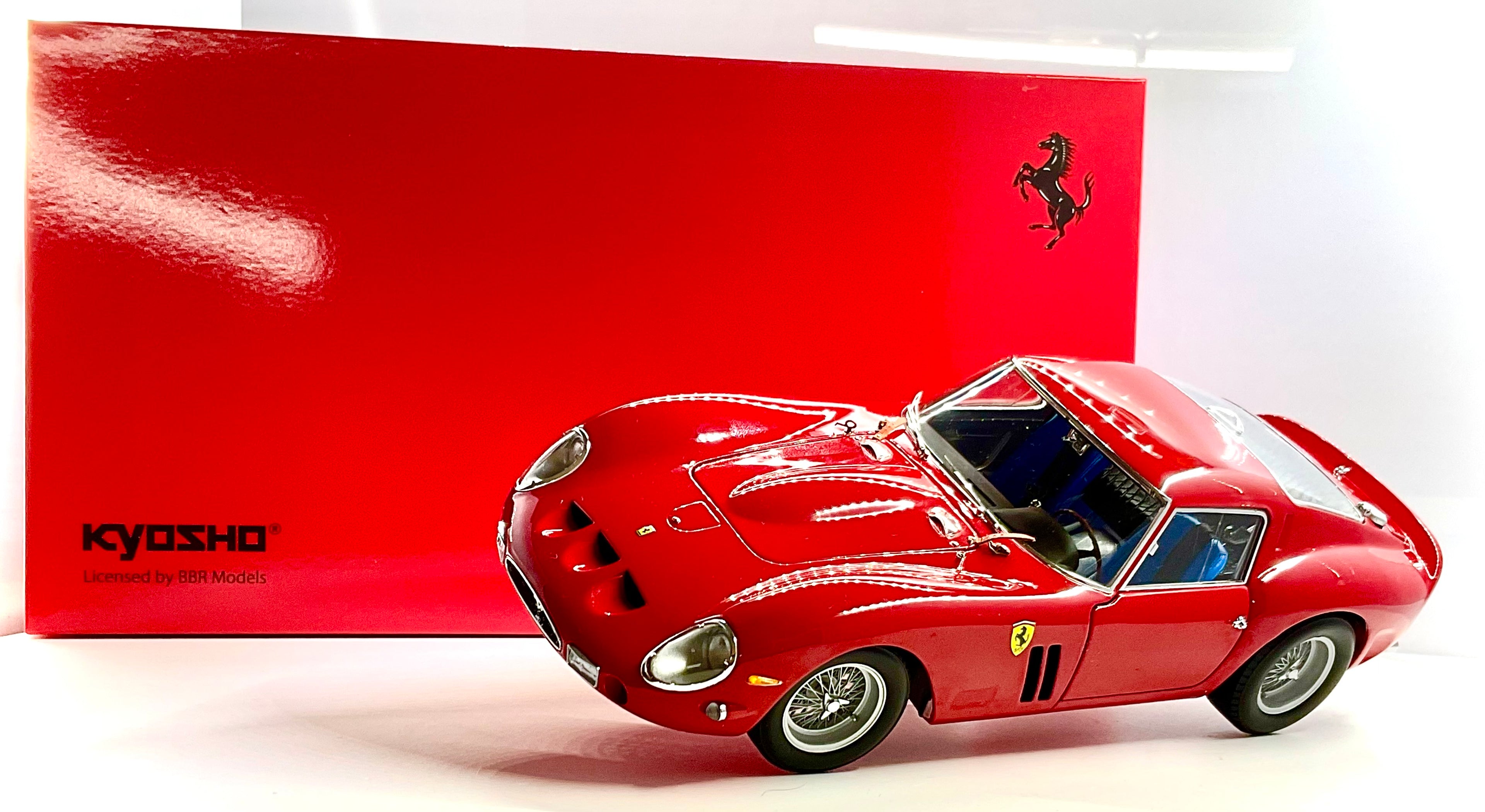 FERRARI 250 GTO , KYOSHO scala 1/18
