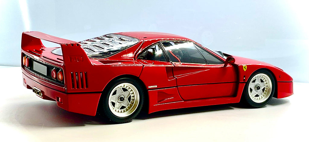 FERRARI F40 , KYOSHO scala 1/18