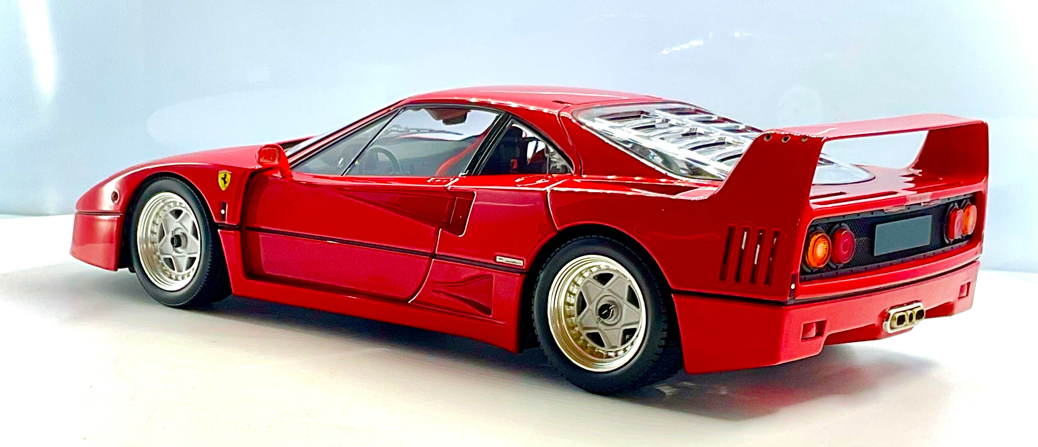 FERRARI F40 , KYOSHO scala 1/18