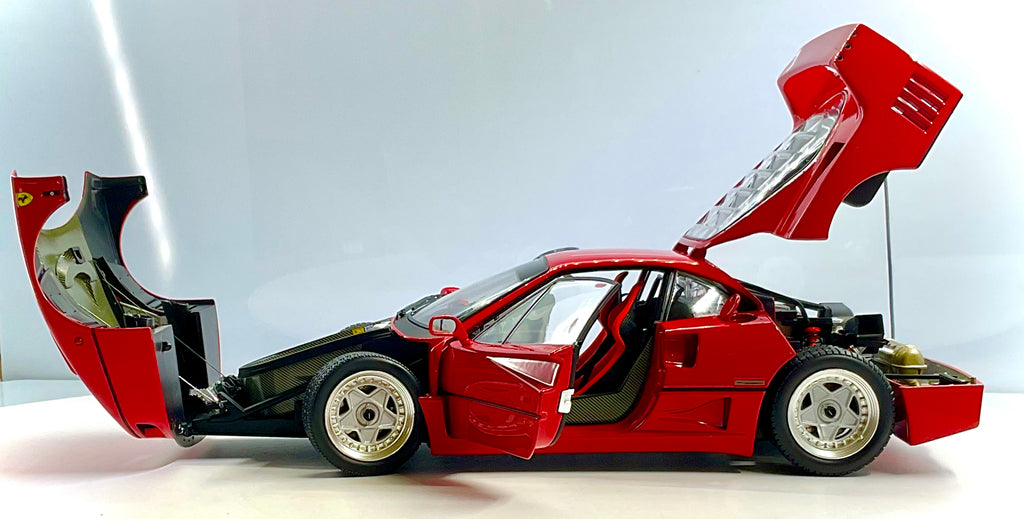 FERRARI F40 , KYOSHO scala 1/18