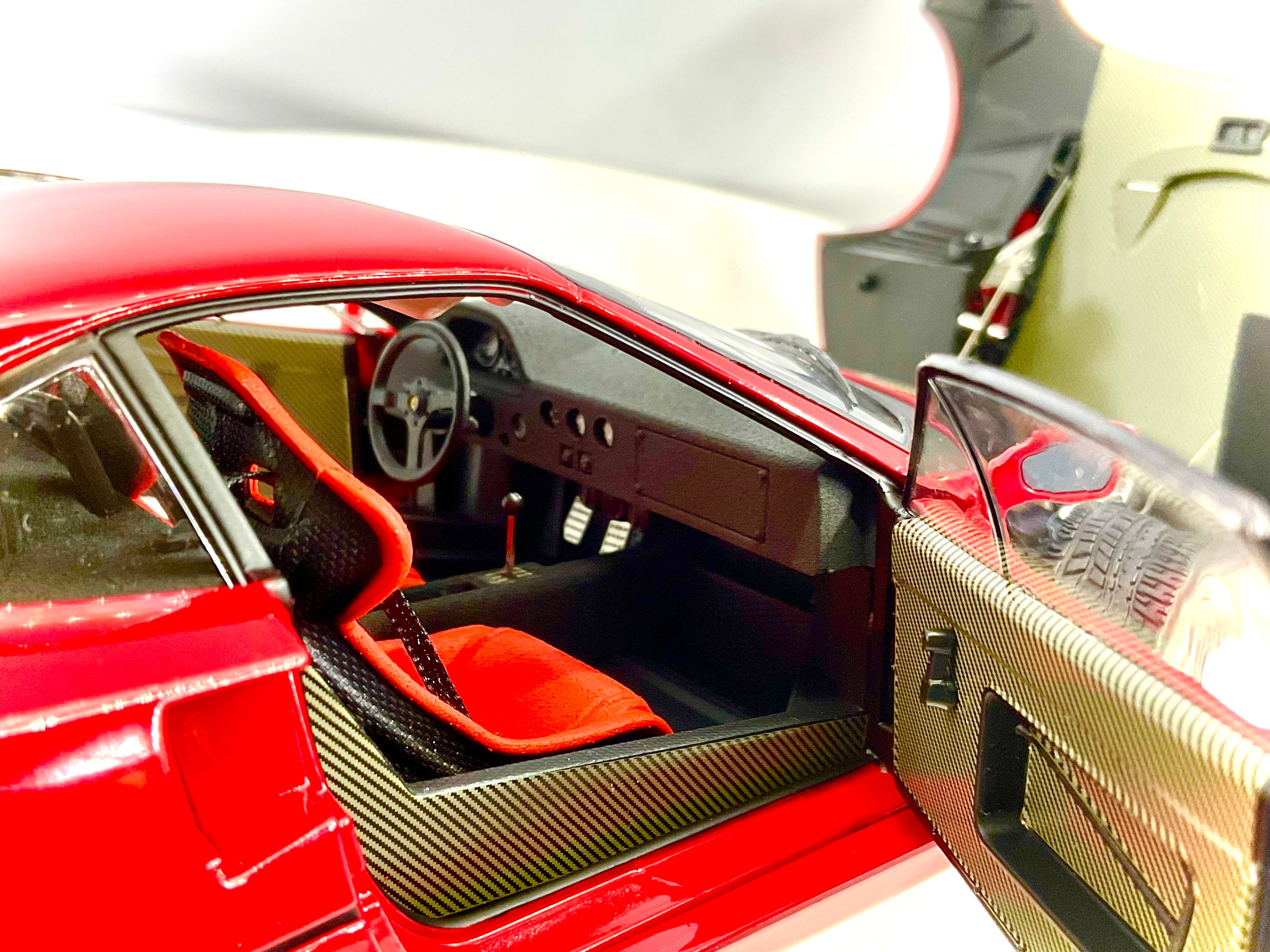 FERRARI F40 , KYOSHO scala 1/18