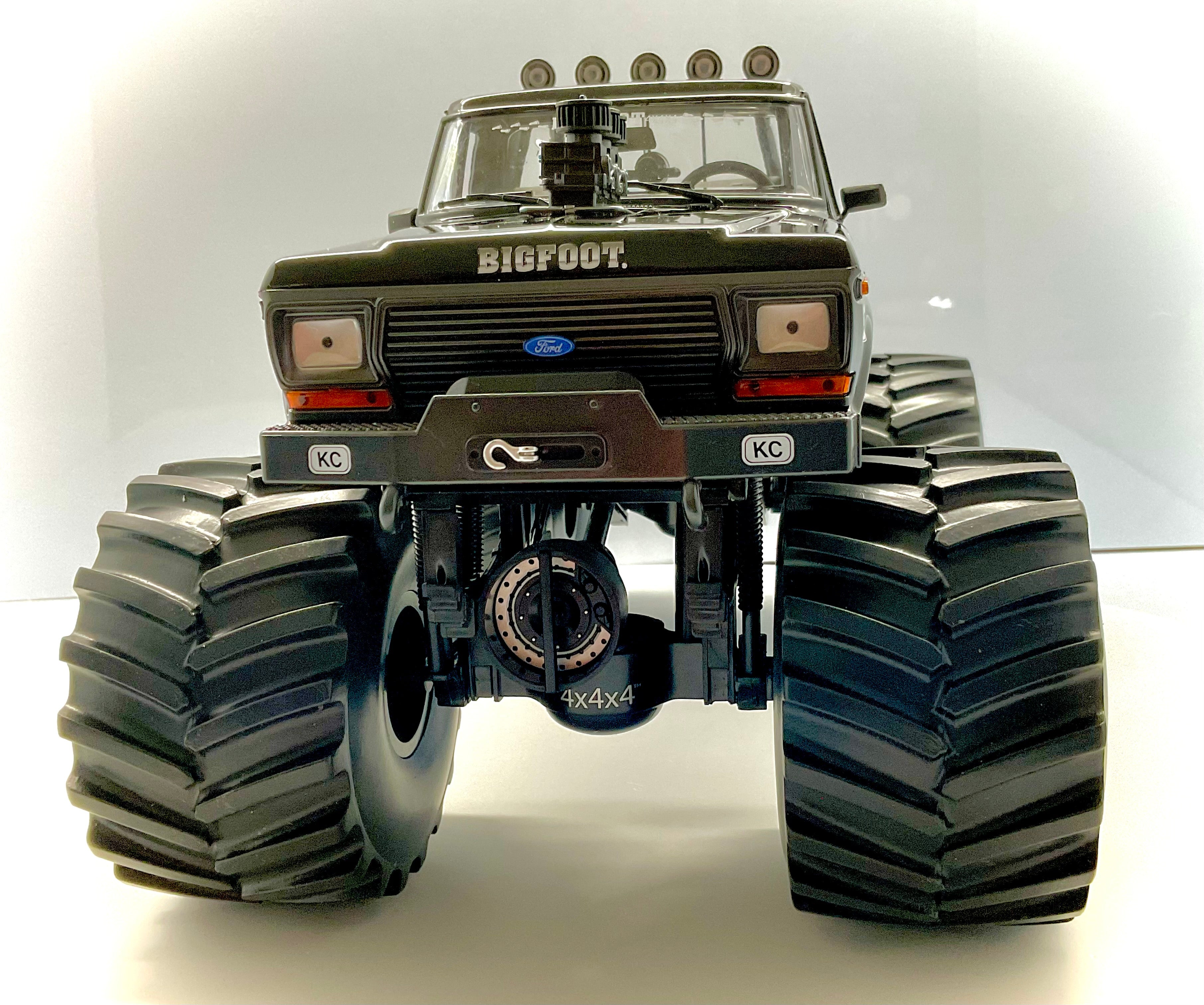 FORD F-250 KINGS of CRUNCH GREENLIGHT scala 1/18