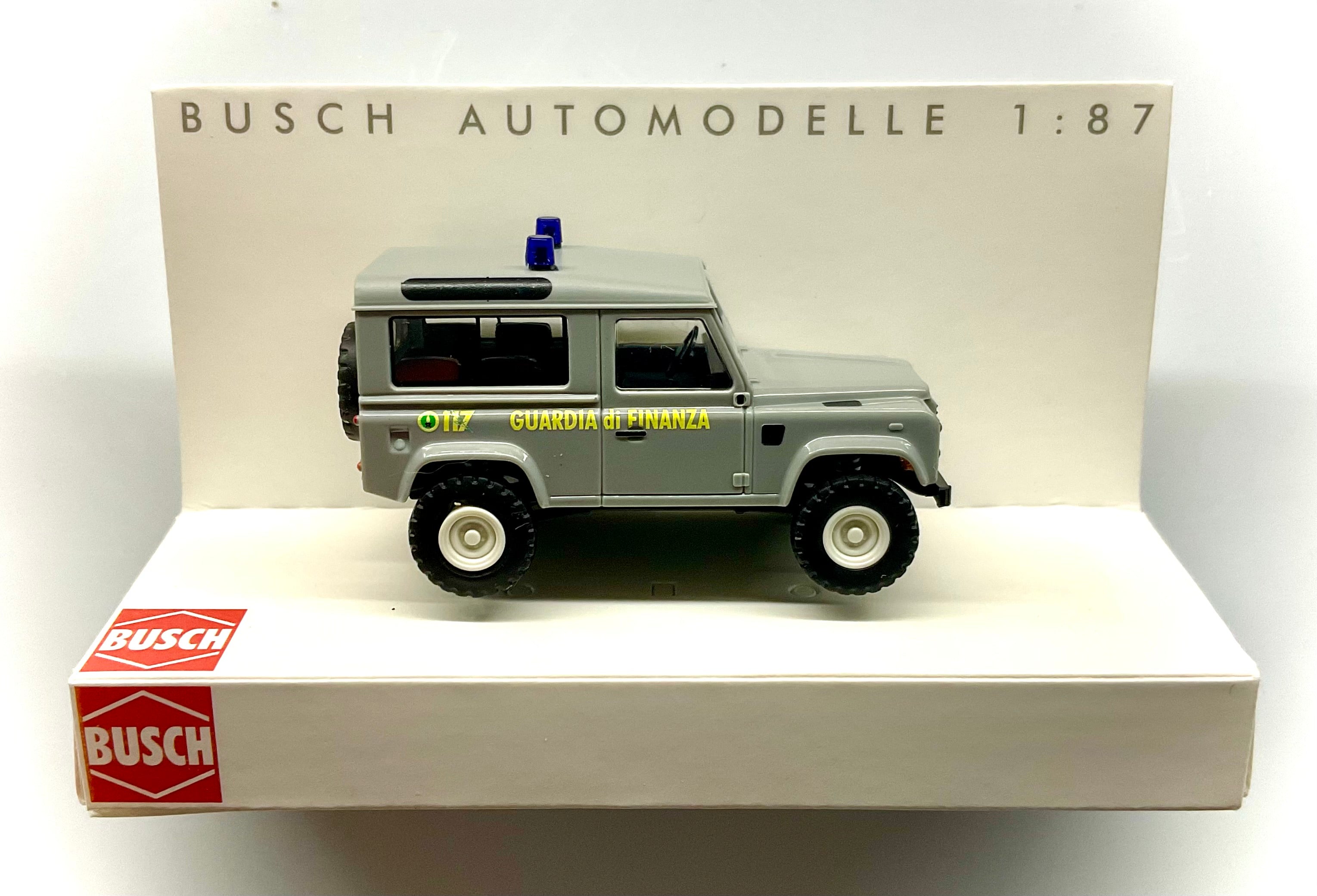 LAND ROVER DEFENDER 90 , BUSCH scala 1/87 ( H0 )